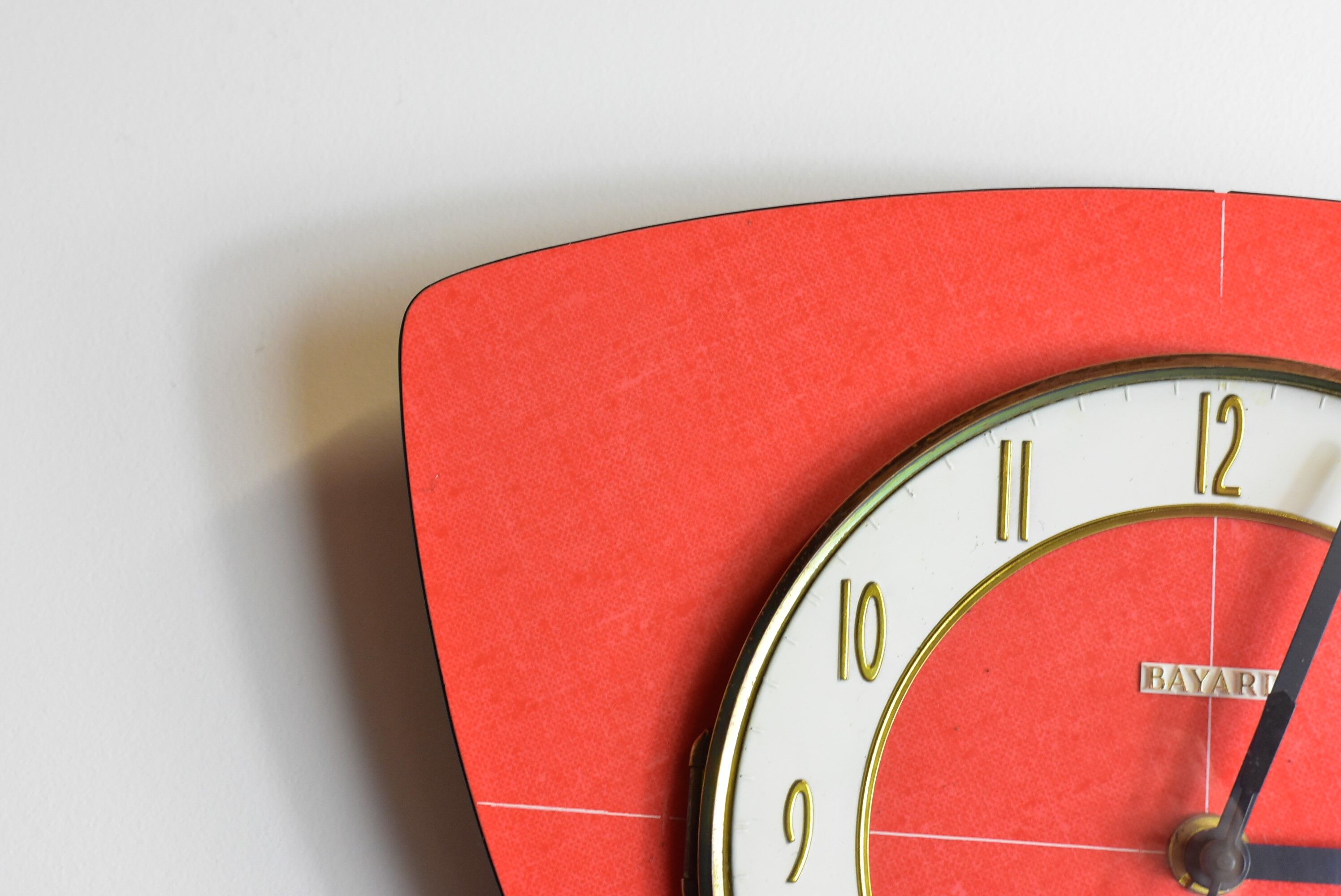 Bayard vintage red clock