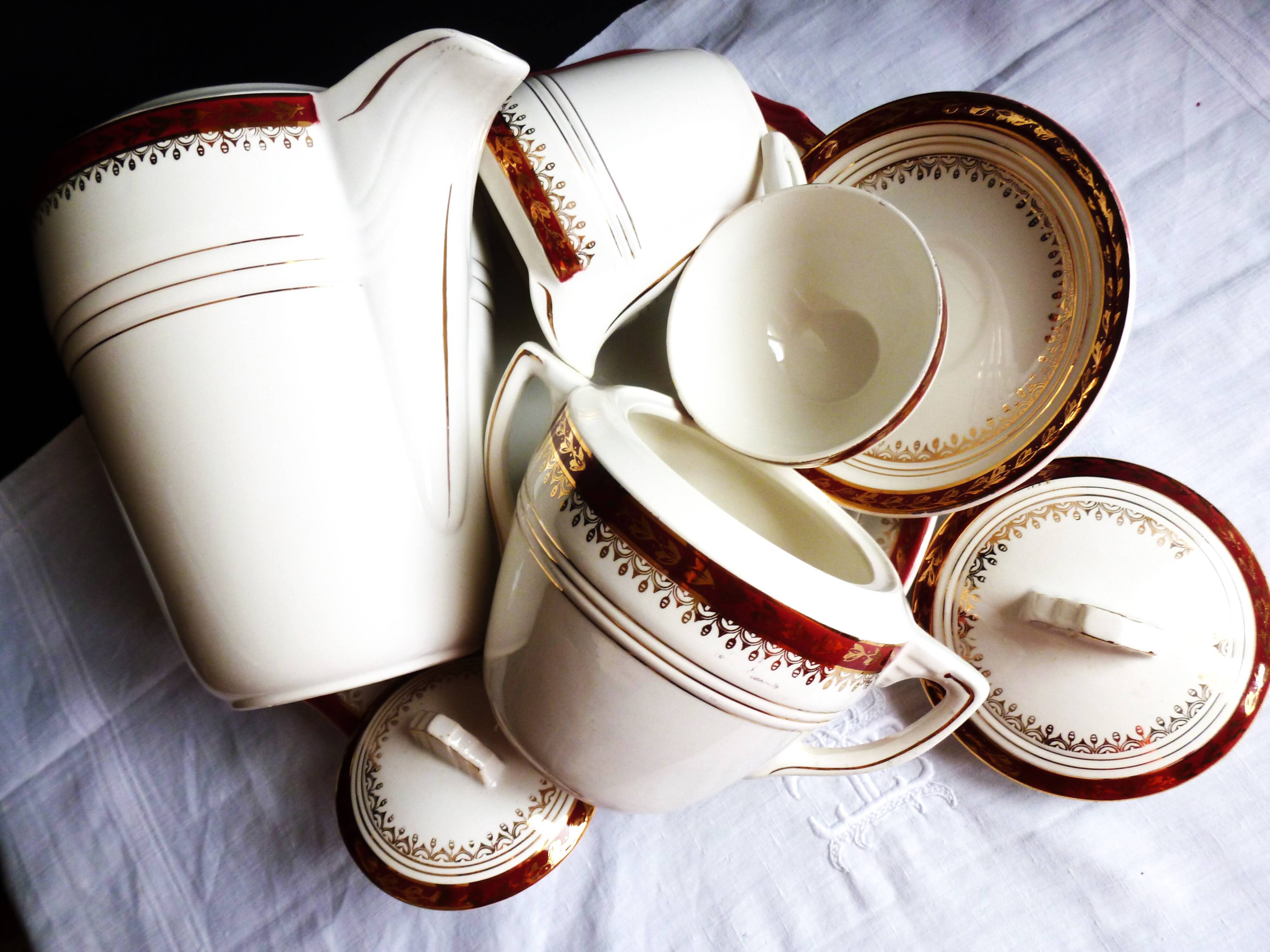 1920s coffee service Céranord from Saint-Amand, 24 pieces.