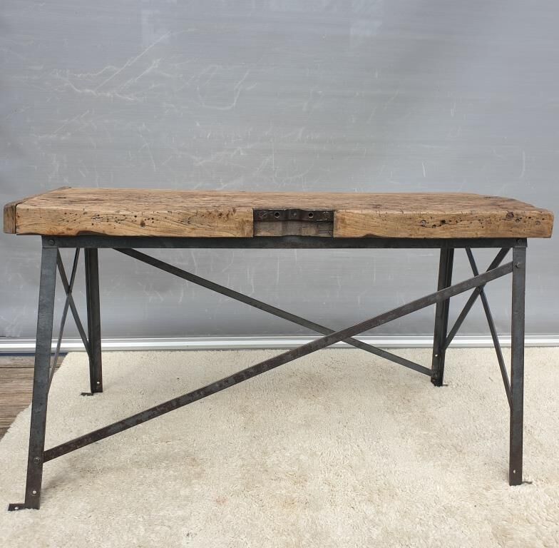 Eiffel metal base workshop with rivets