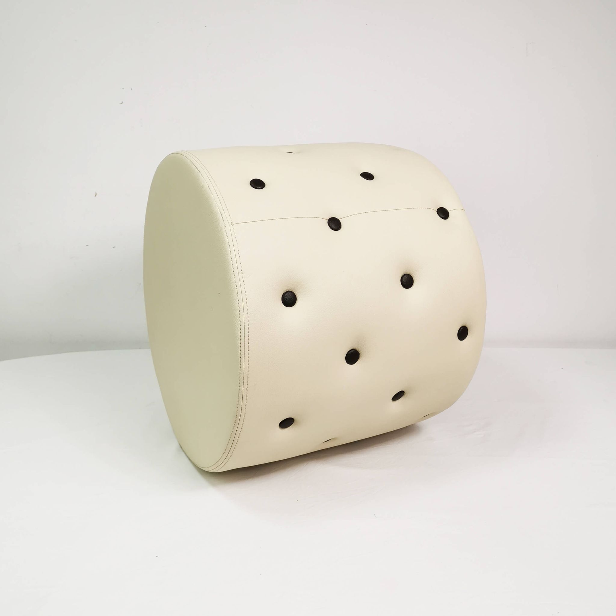 Snap pouffe, Advice, Italy, 2015.