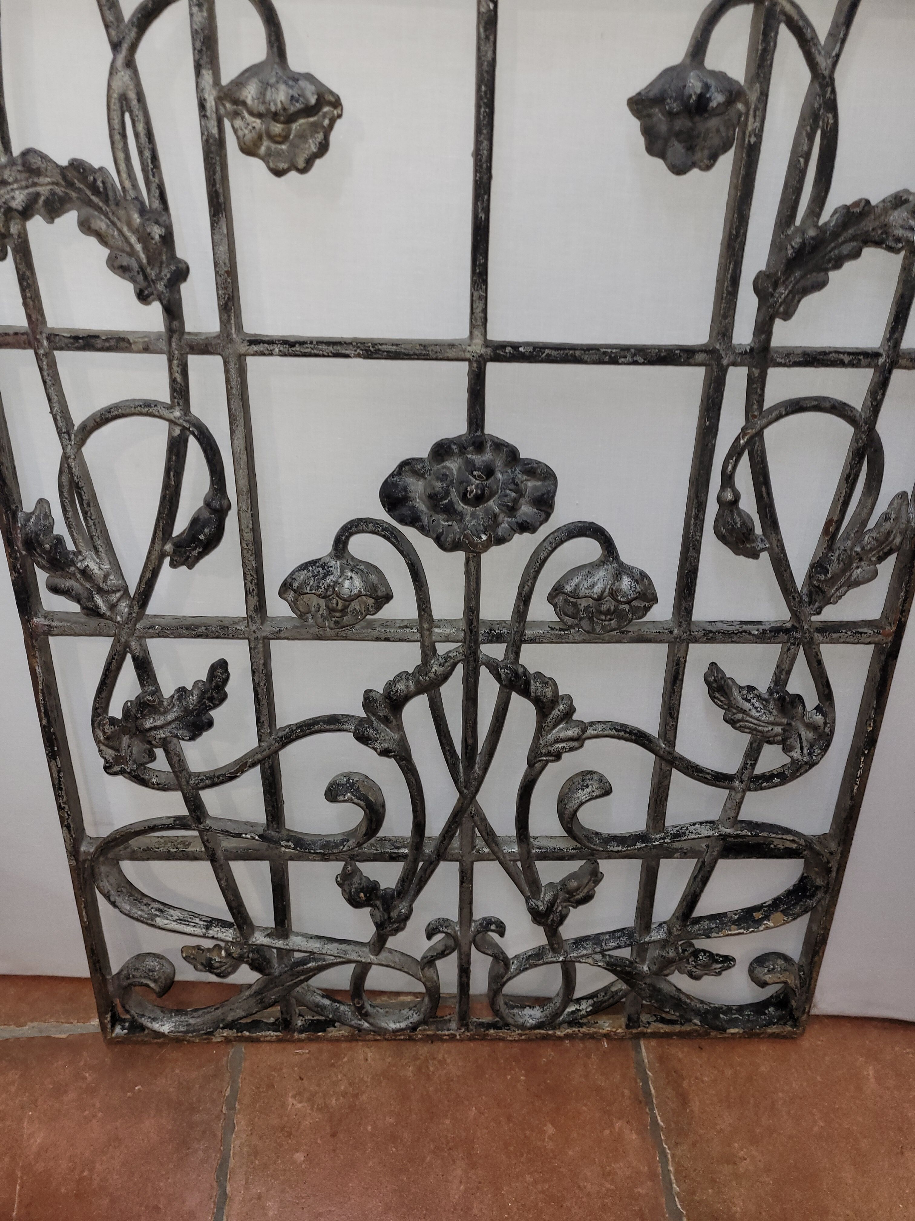 Grille en fonte art déco