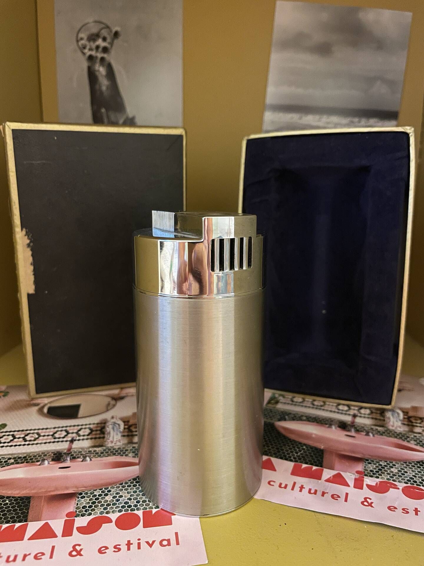 Unitoron table lighter