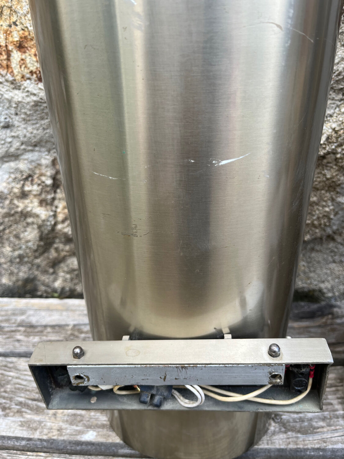 Set of two wall lights