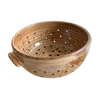 Sandstone strainer