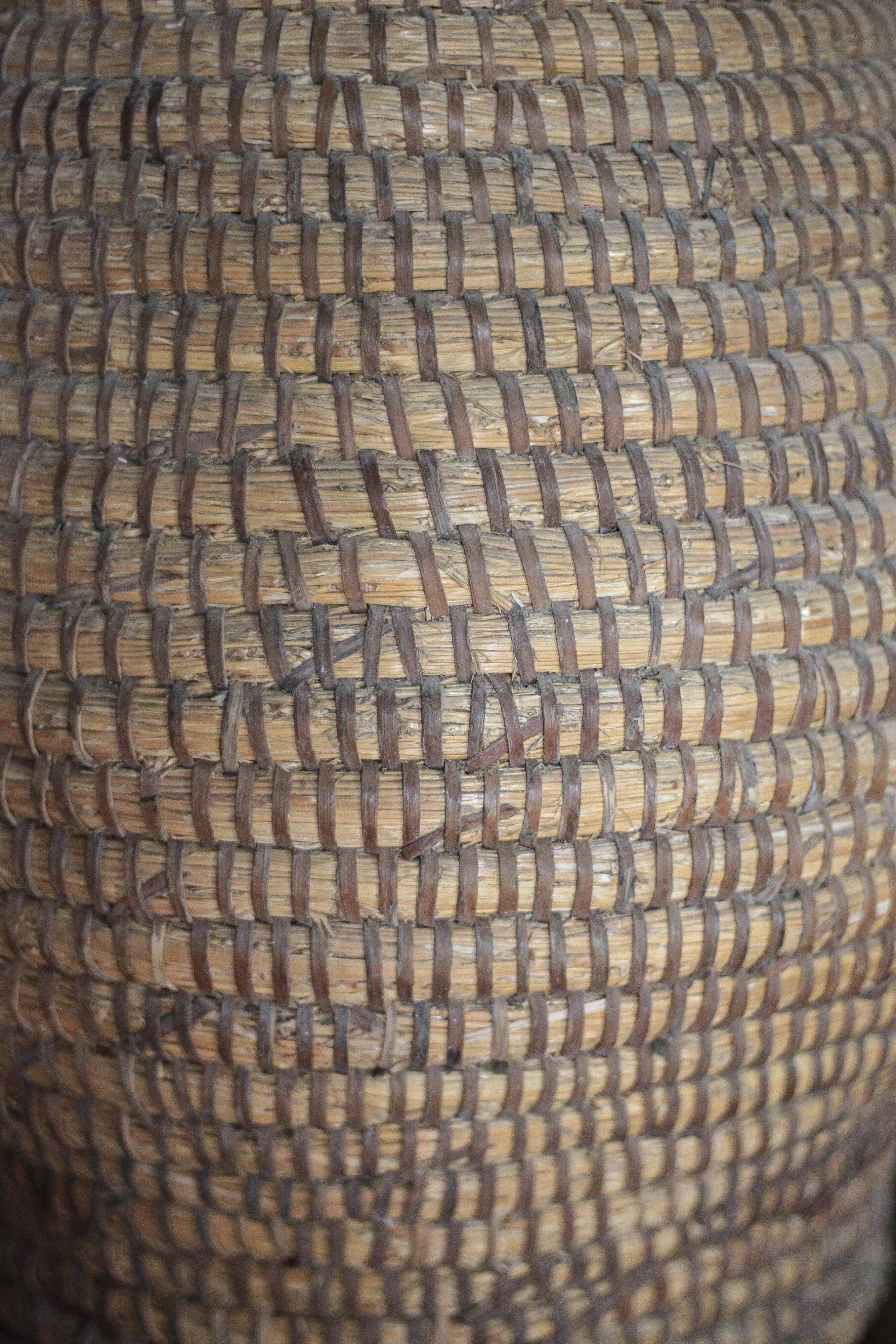 Old basket with lid, straw and bramble, woven basket, decoration