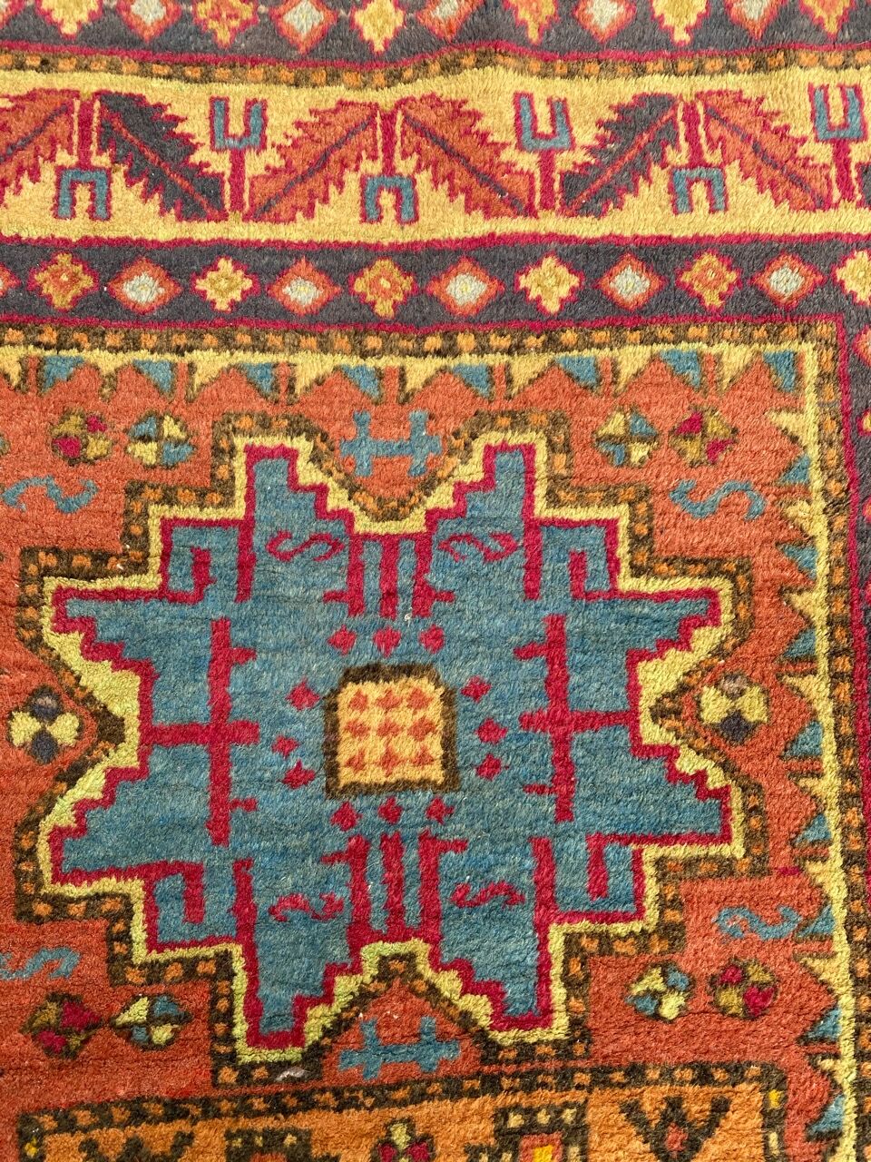 Vintage carpet sinkiang caucasian designs 92x150 cm