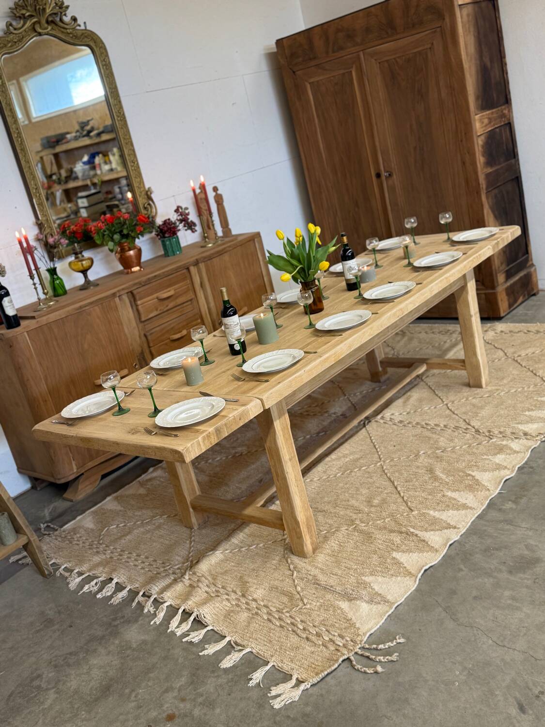 Farm table with extensions