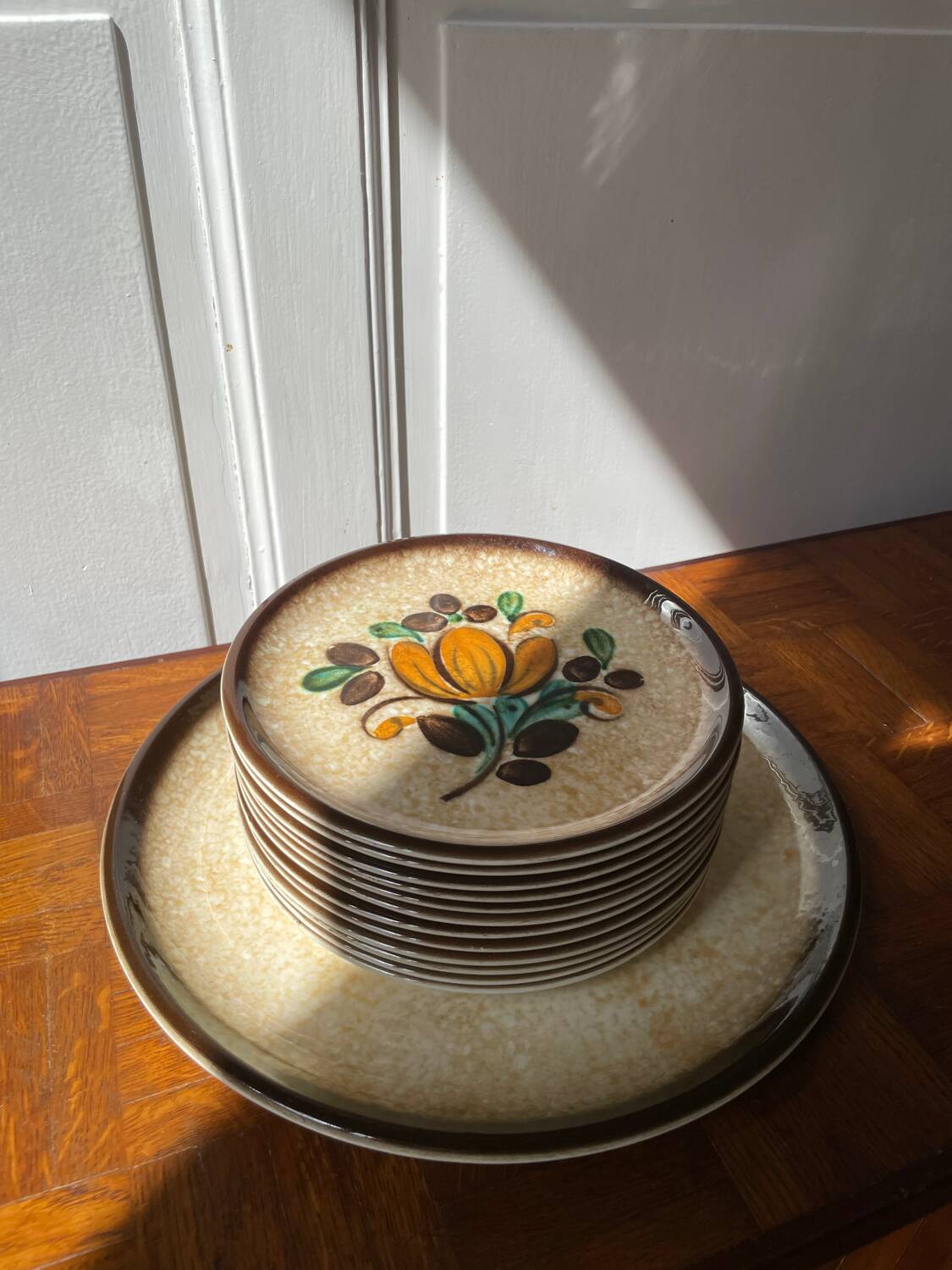 Set of 12 plates from the Boch La Louvière Corfu vintage collection