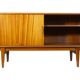 Commode postmodernisme Violetta , conçue par Lesniewski. 1960