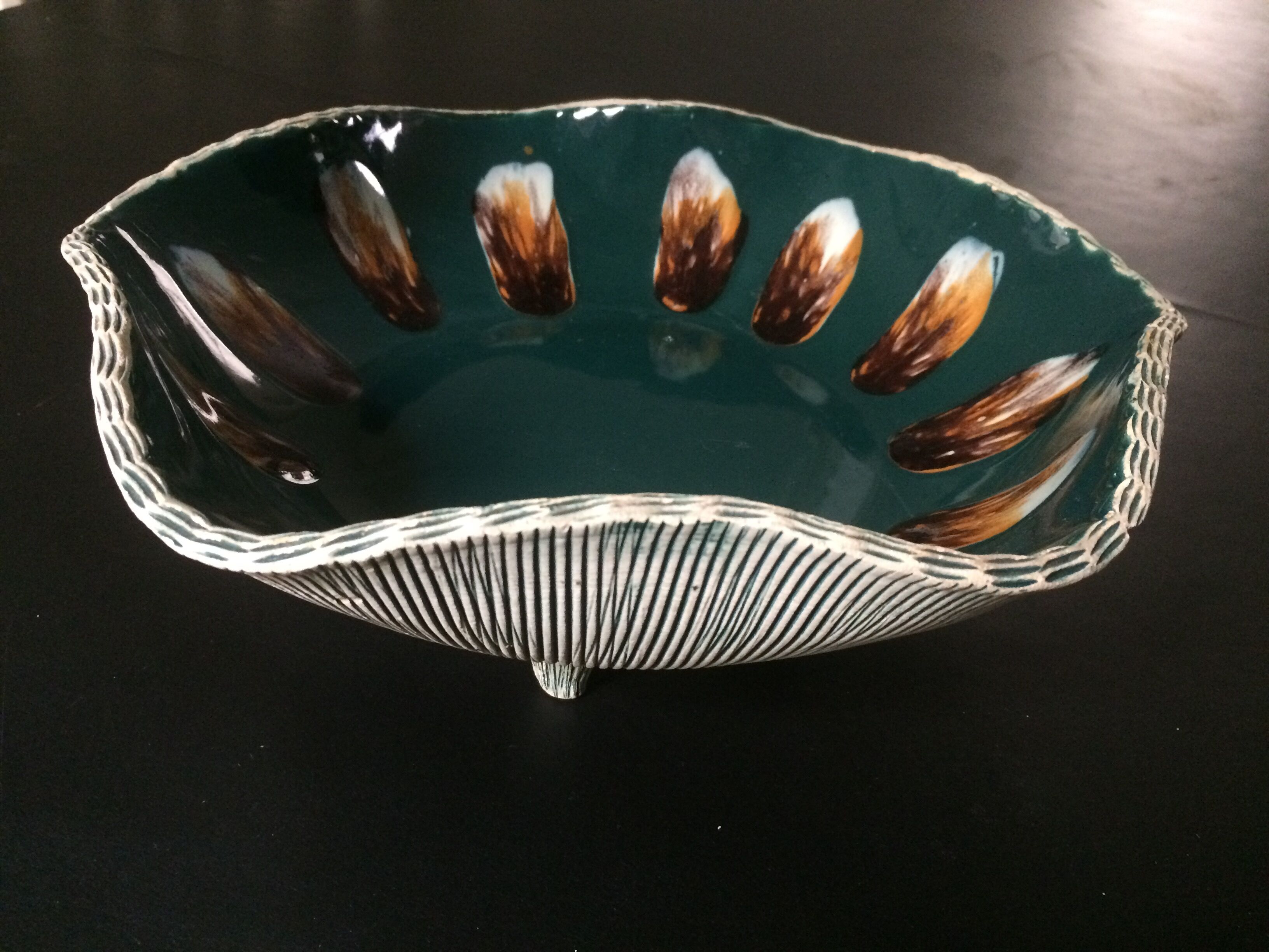 Scarified free-form tripod ceramic cup 50s /60
