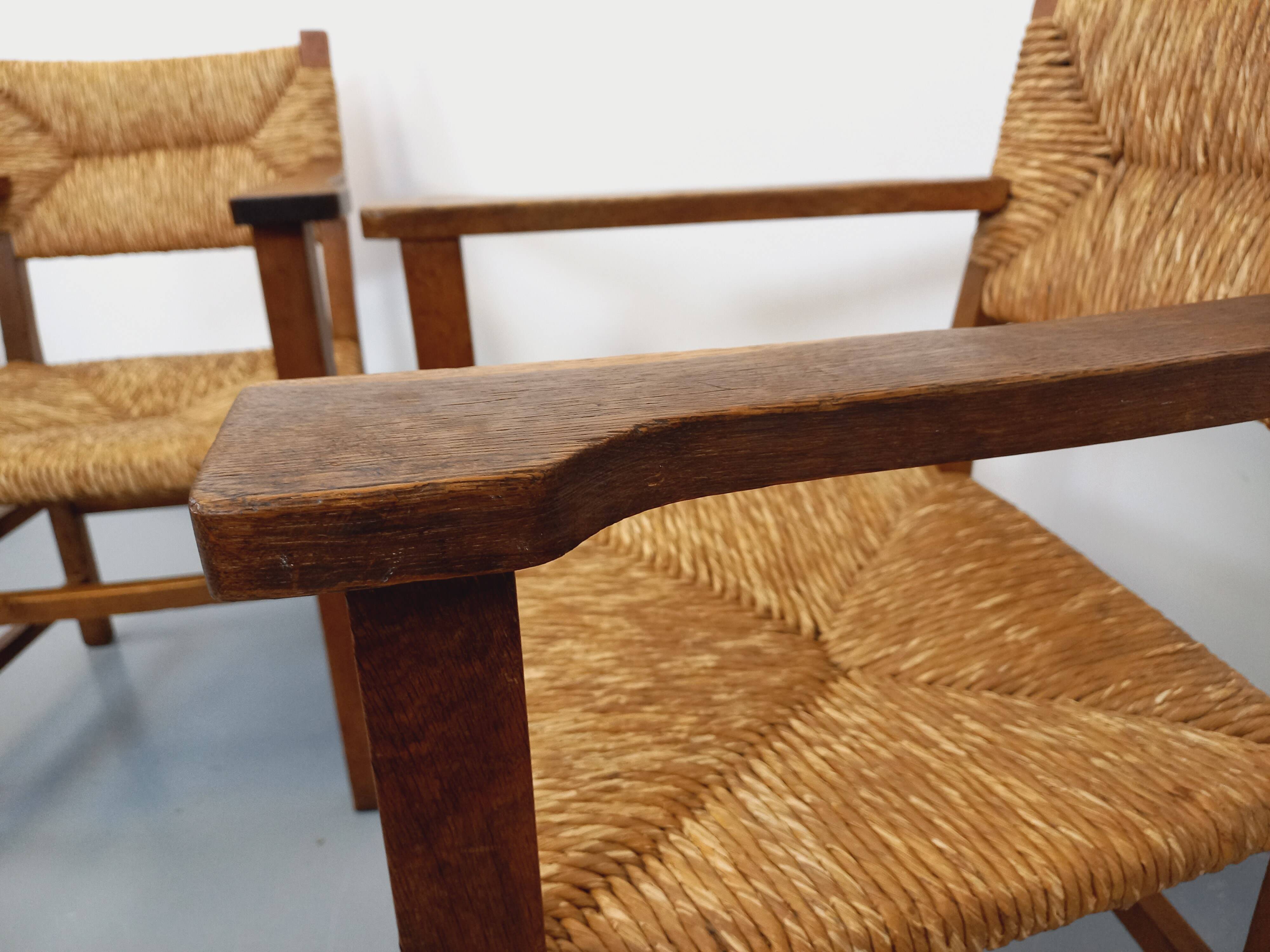 Set of 2 vintage brutalist armchairs in oak wood and straw