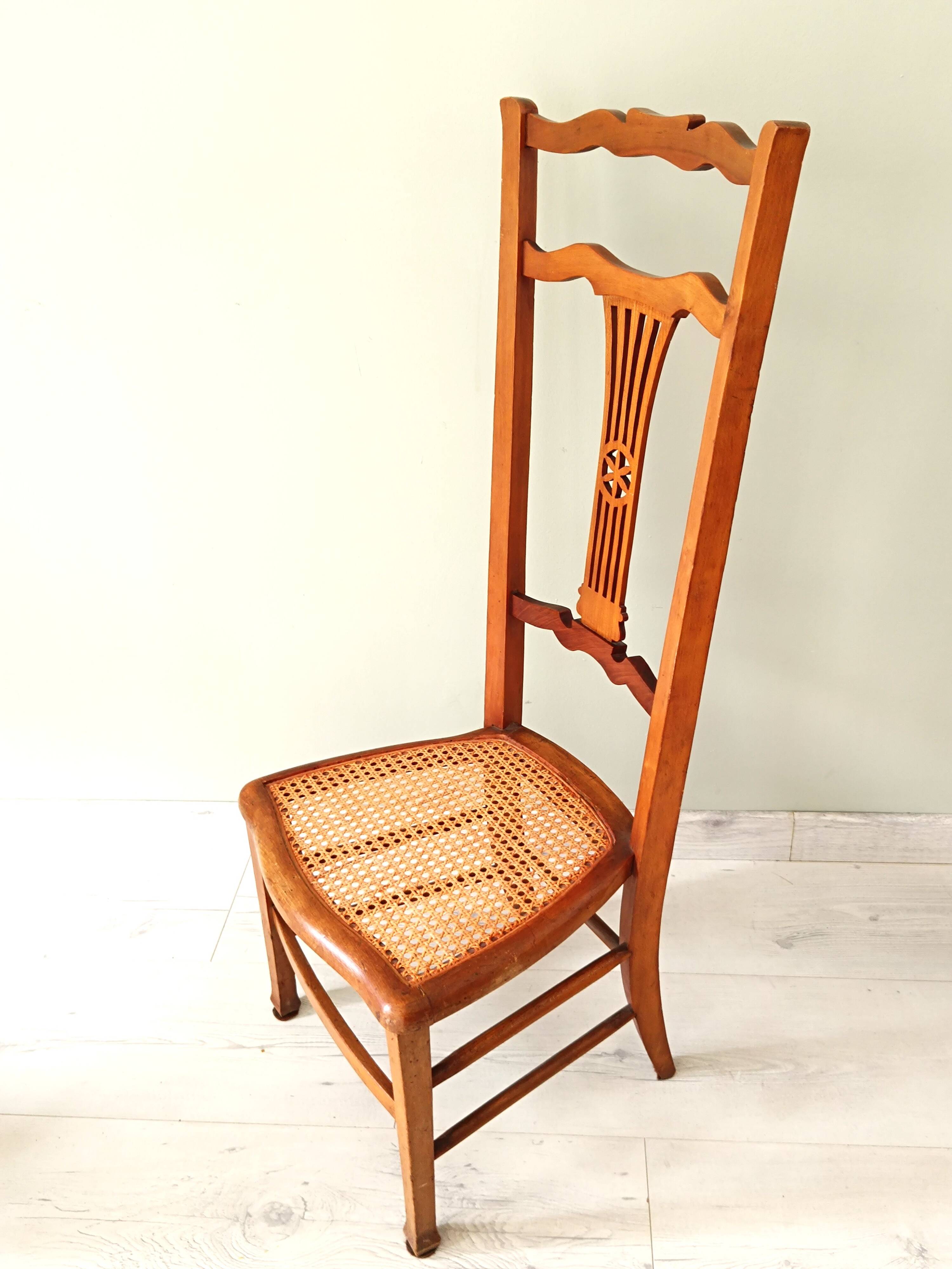 Cane nurse's chair