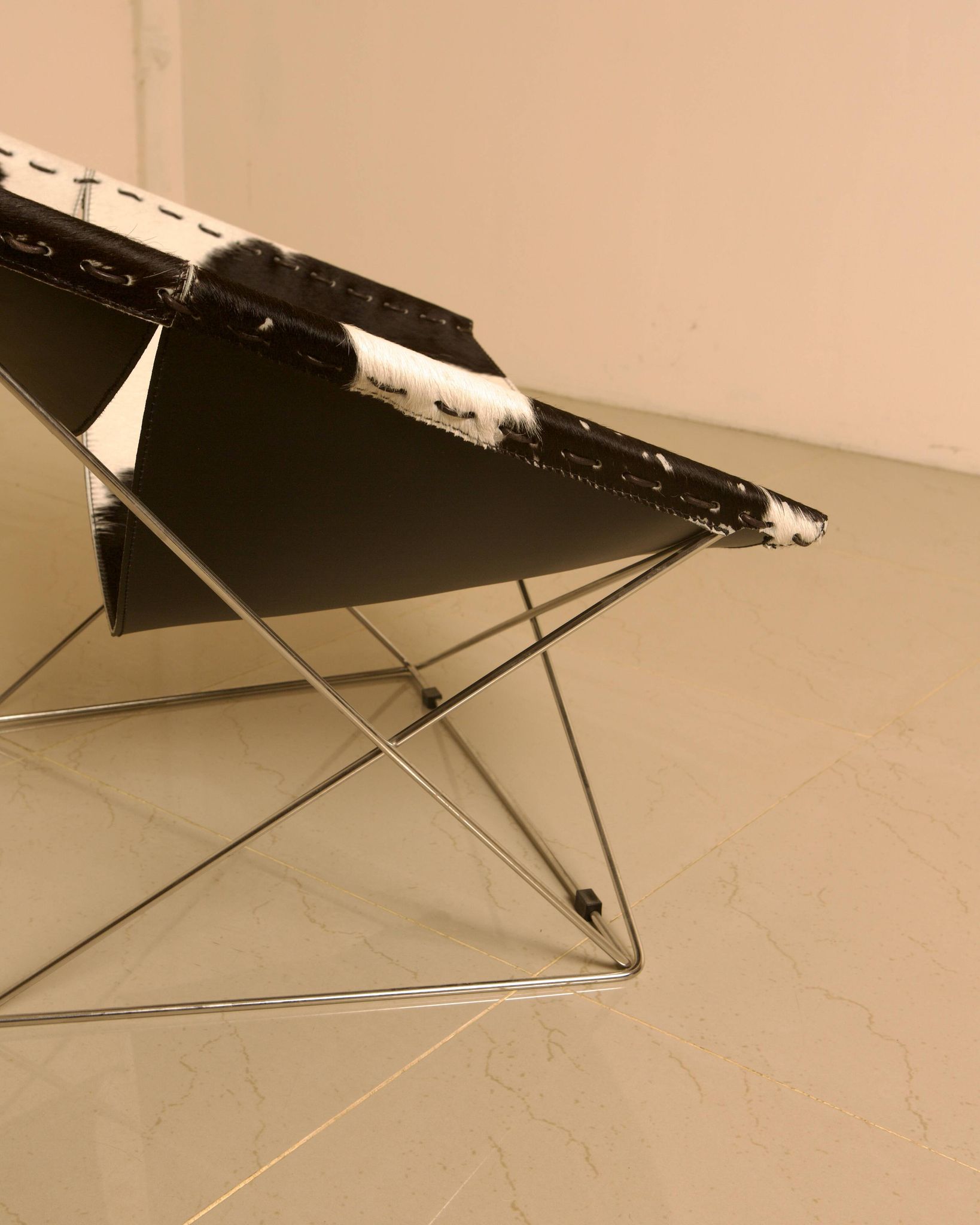 F675 "Butterfly" armchair in cowhide leather by Pierre Paulin for Artifort