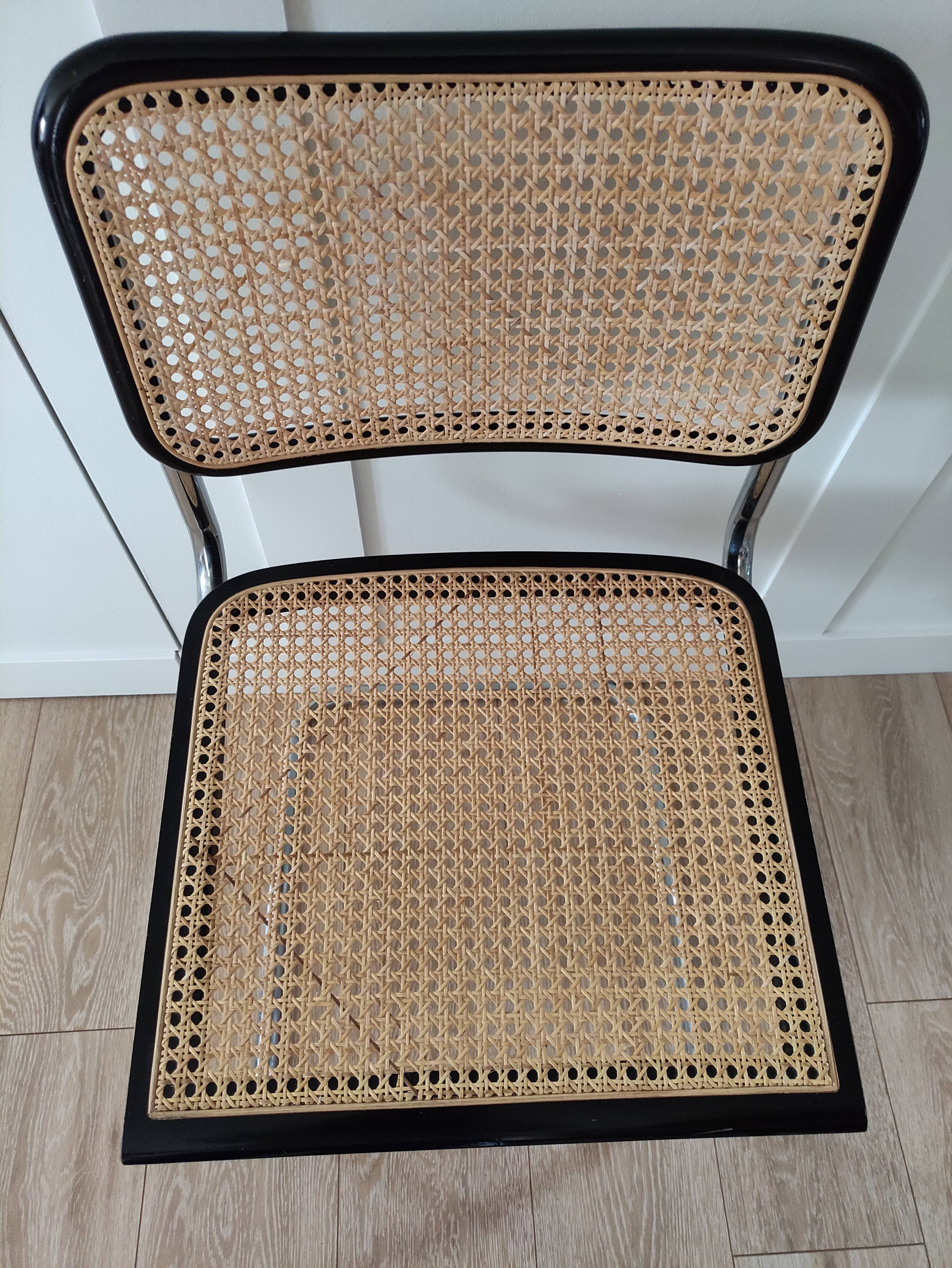 Chaise cannée modèle B32 de Marcel Breuer