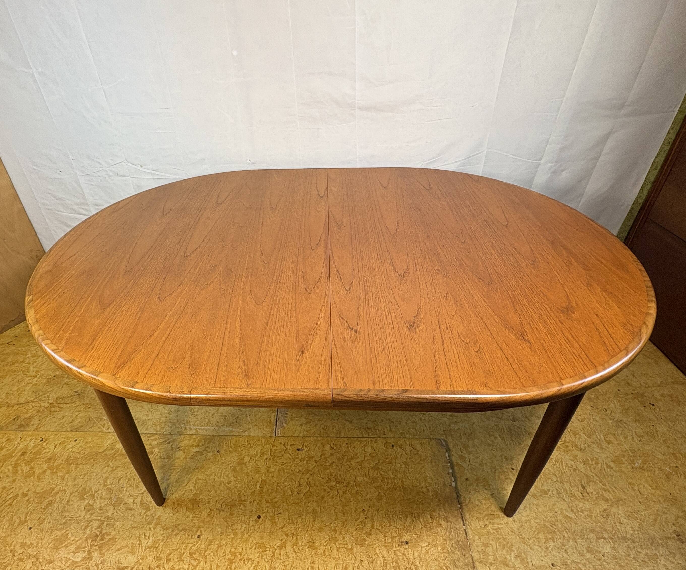 Mid-Century Retro Vintage Teak Oval Extending Dining Table by G Plan Fresco
