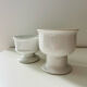 Paire de petits vases blancs 