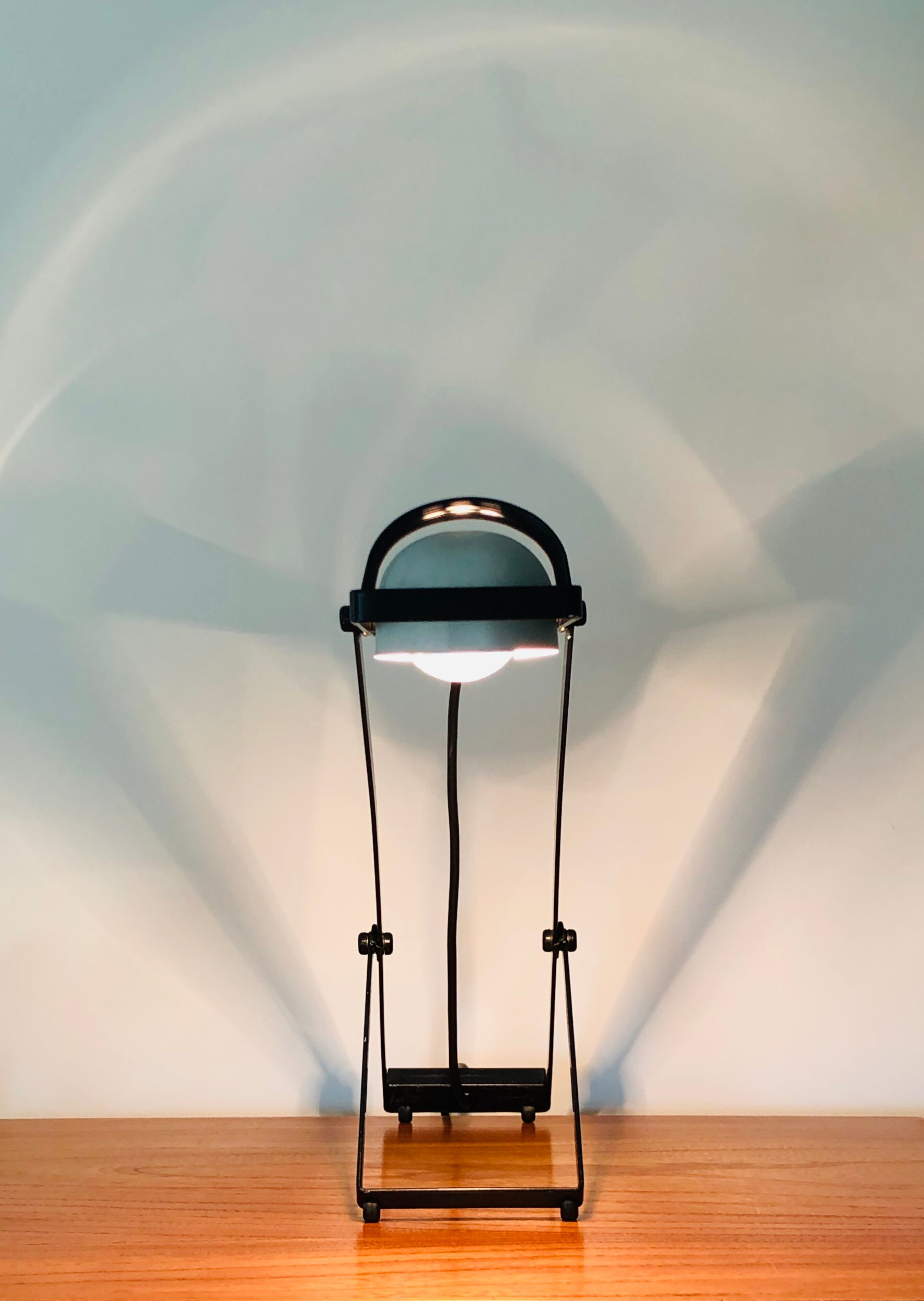 Model lamp "Sintesi" tavolo by Ernesto Gismondi for Artemide, Italy 70s