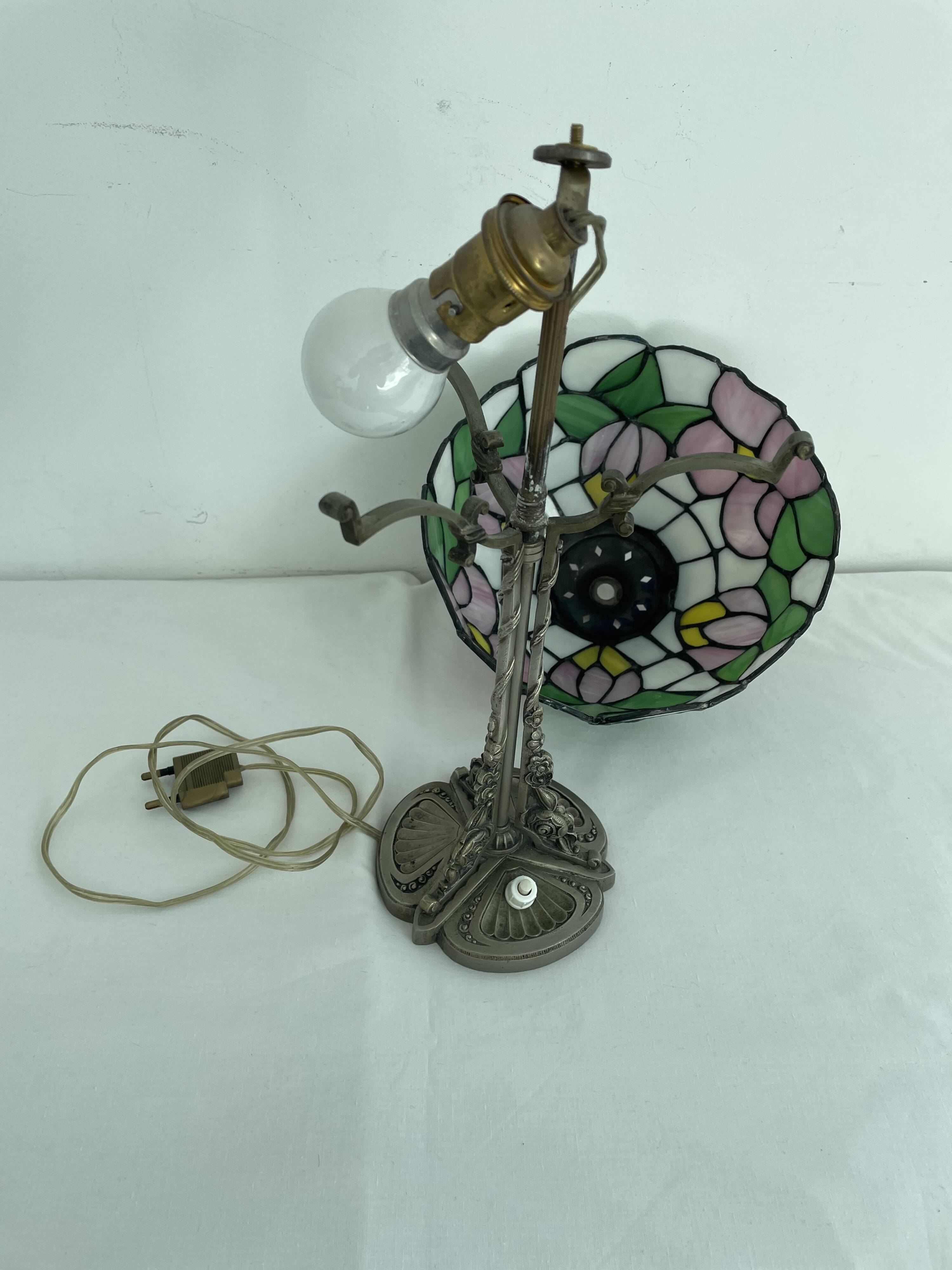 Tiffany style table lamp, stained glass lampshade, silver metal base, Art Nouveau style
