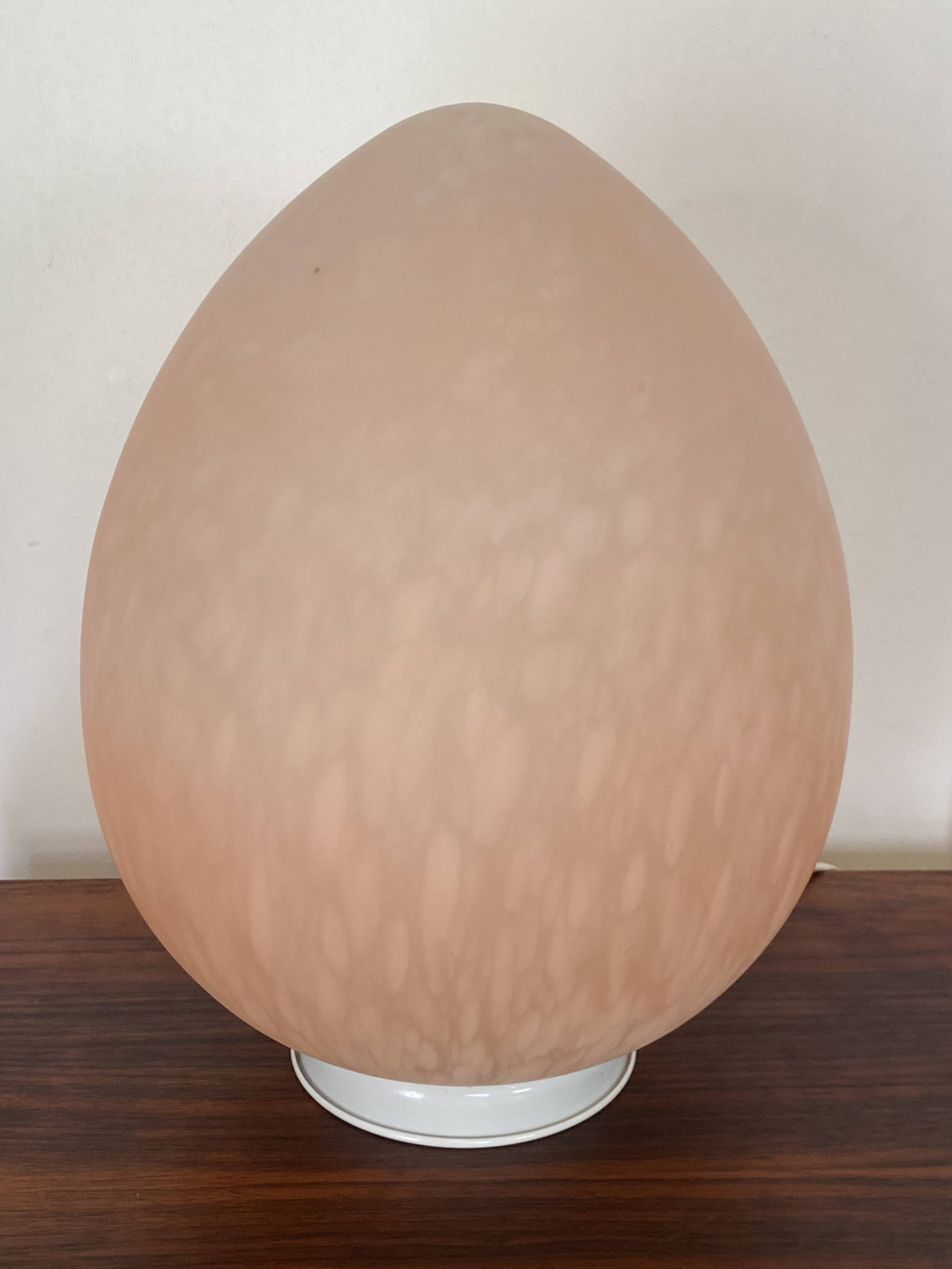Vintage 1970s speckled glass egg lamp by Vianne in pink.