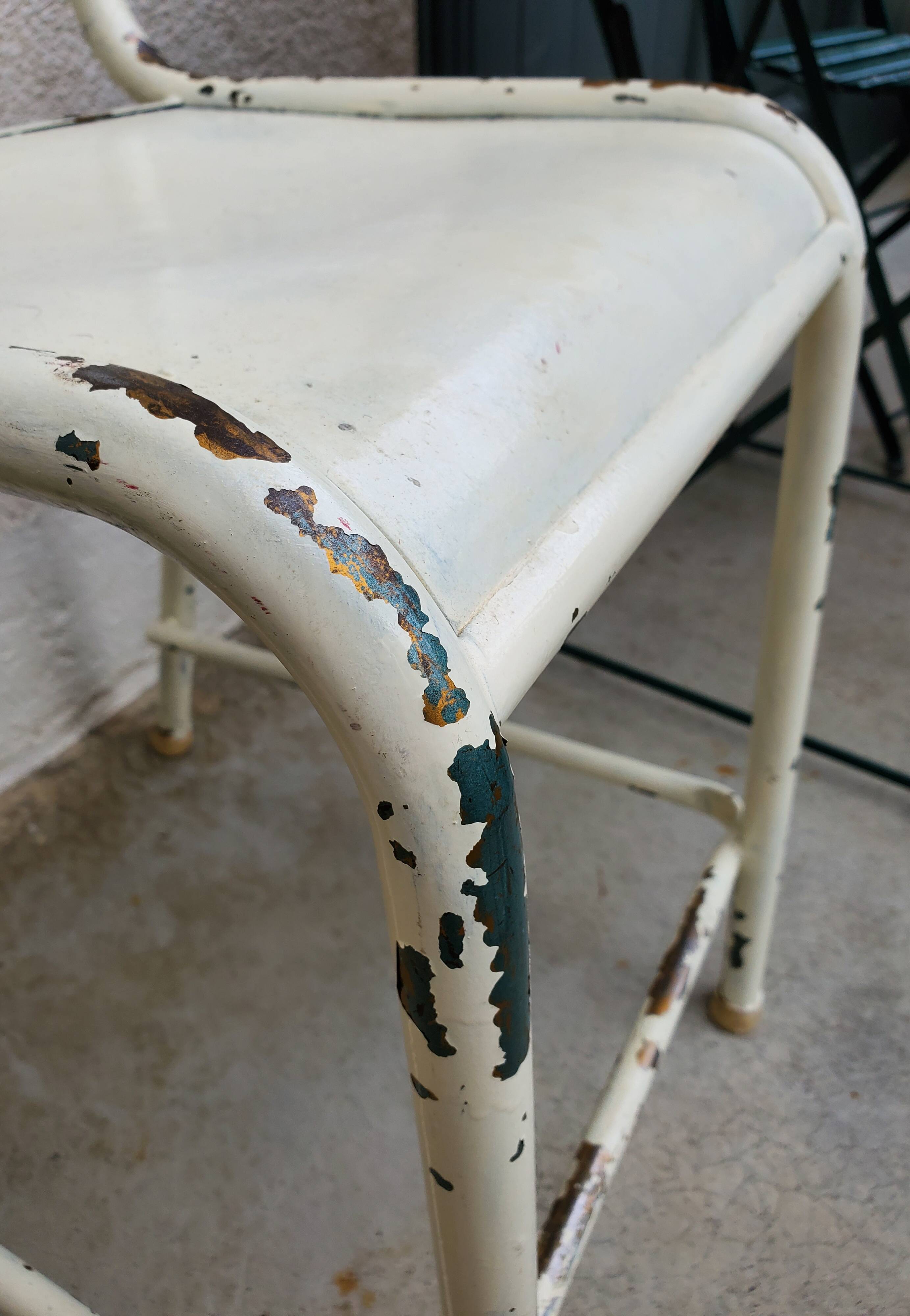 Laboratory high chair
