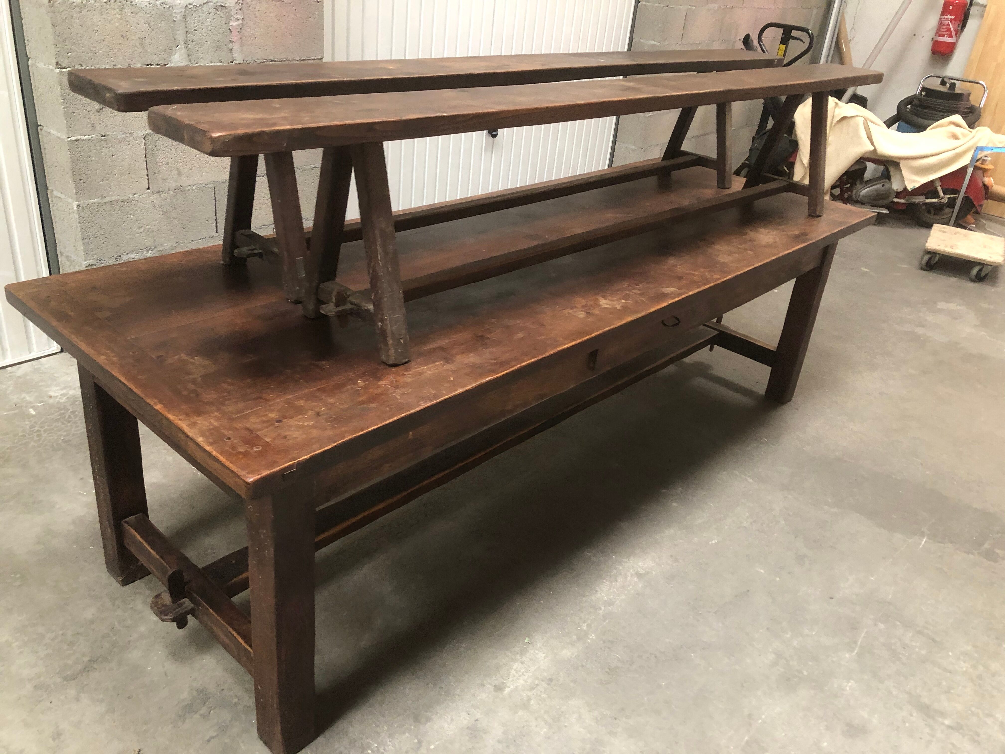 Table and 2 benches