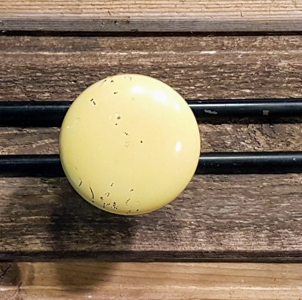 Yellow vintage patère