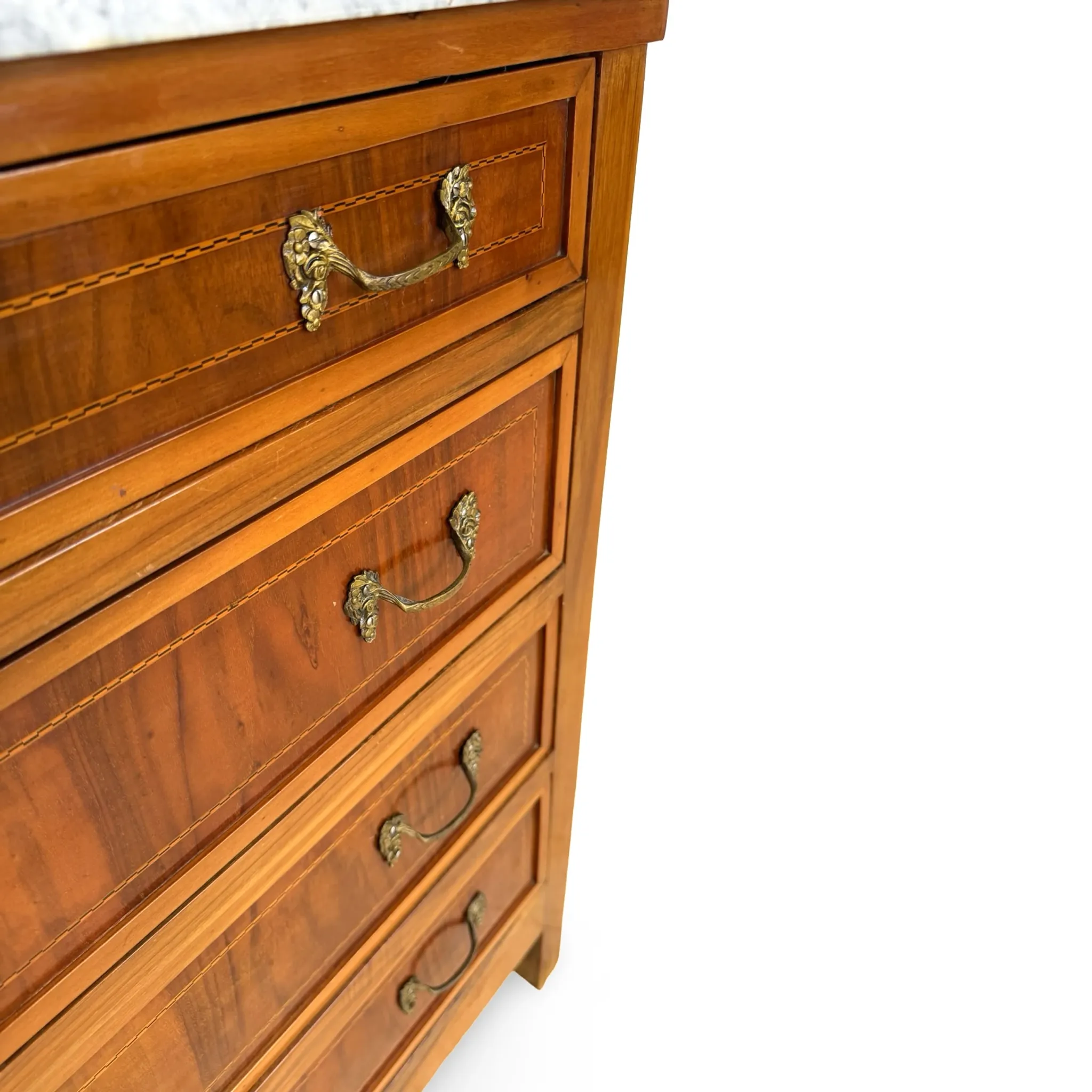Elegant antique chest of drawers, dating to the early 20th century, ci