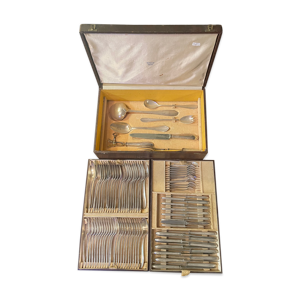 Ecrin de couverts 67 pieces
