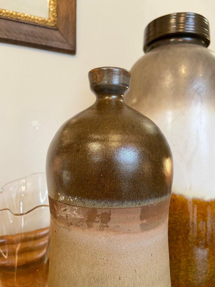 Enamelled ceramic bottle