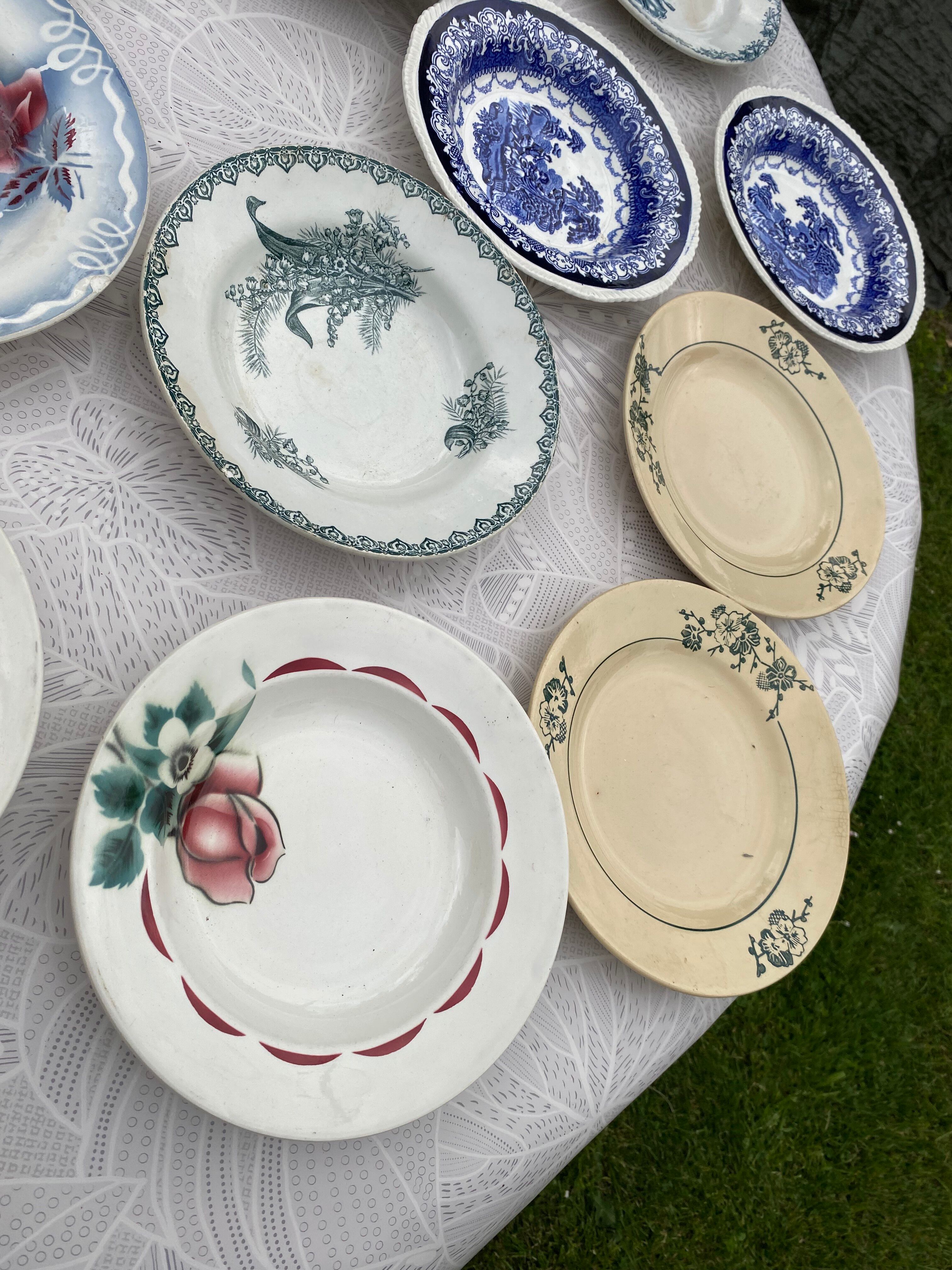 Set of 15 vintage soup plates - Varied earthenware - Vintage charm