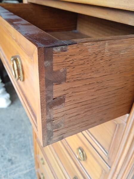 Louis XVI style weekly planner in cherry and chestnut