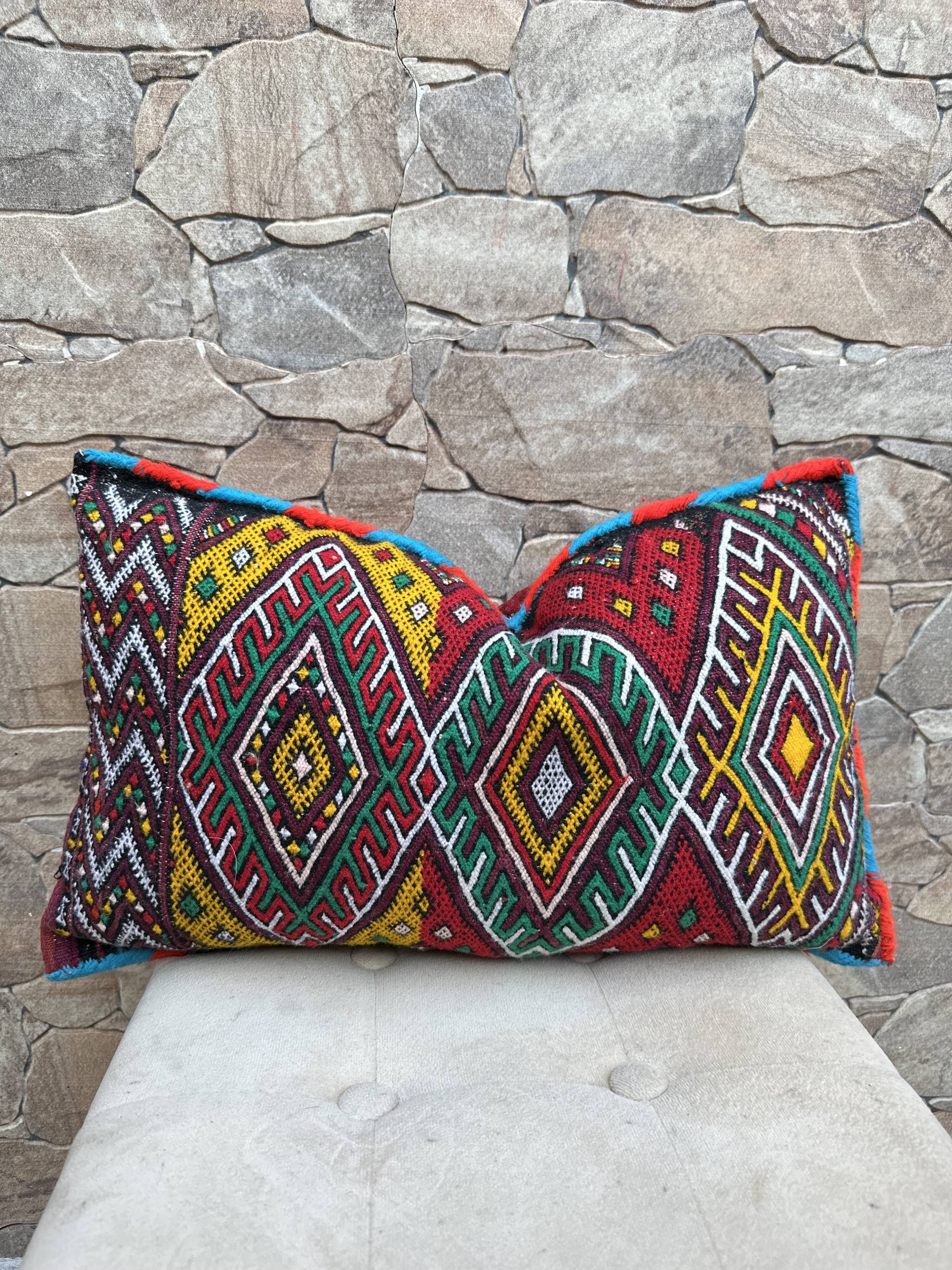 Coussin Kilim berbère vintage, Maroc