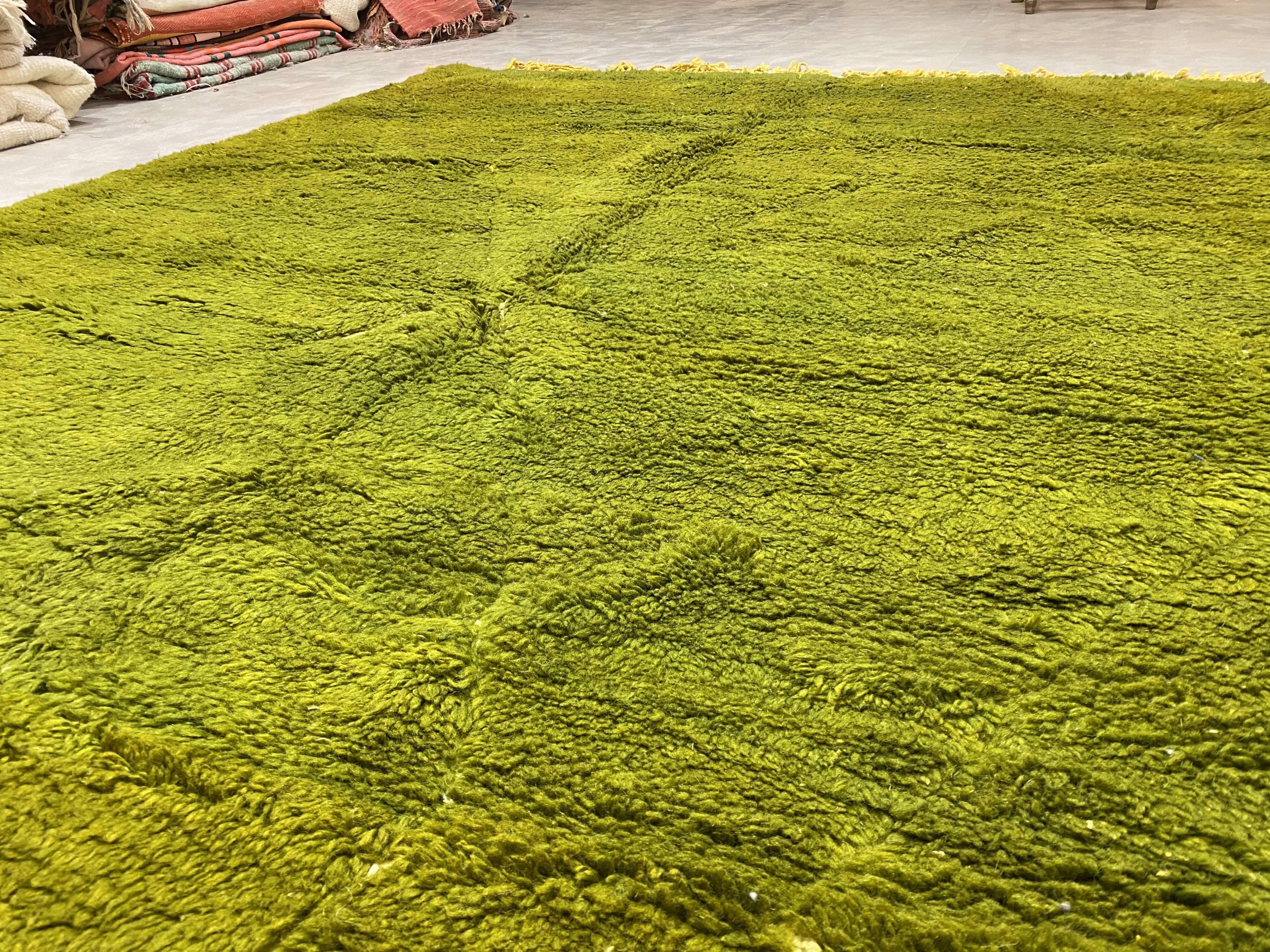 Green mrirt wool carpet - 210 x 310cm