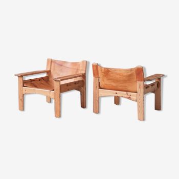 Paire de fauteuils danois en pin et cuir du milieu du siècle