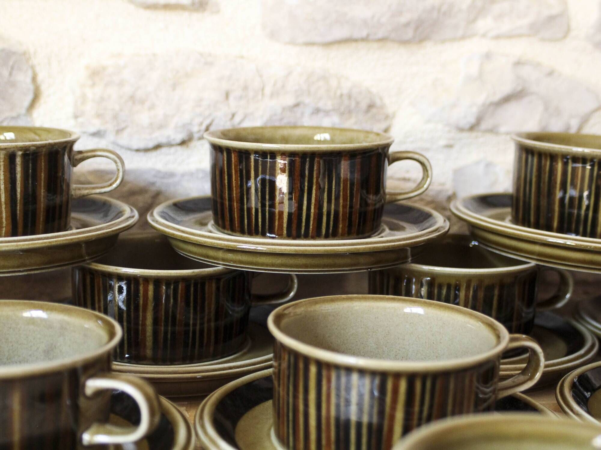 11 tasses et soucoupes série Kosmos Arabia Finlande