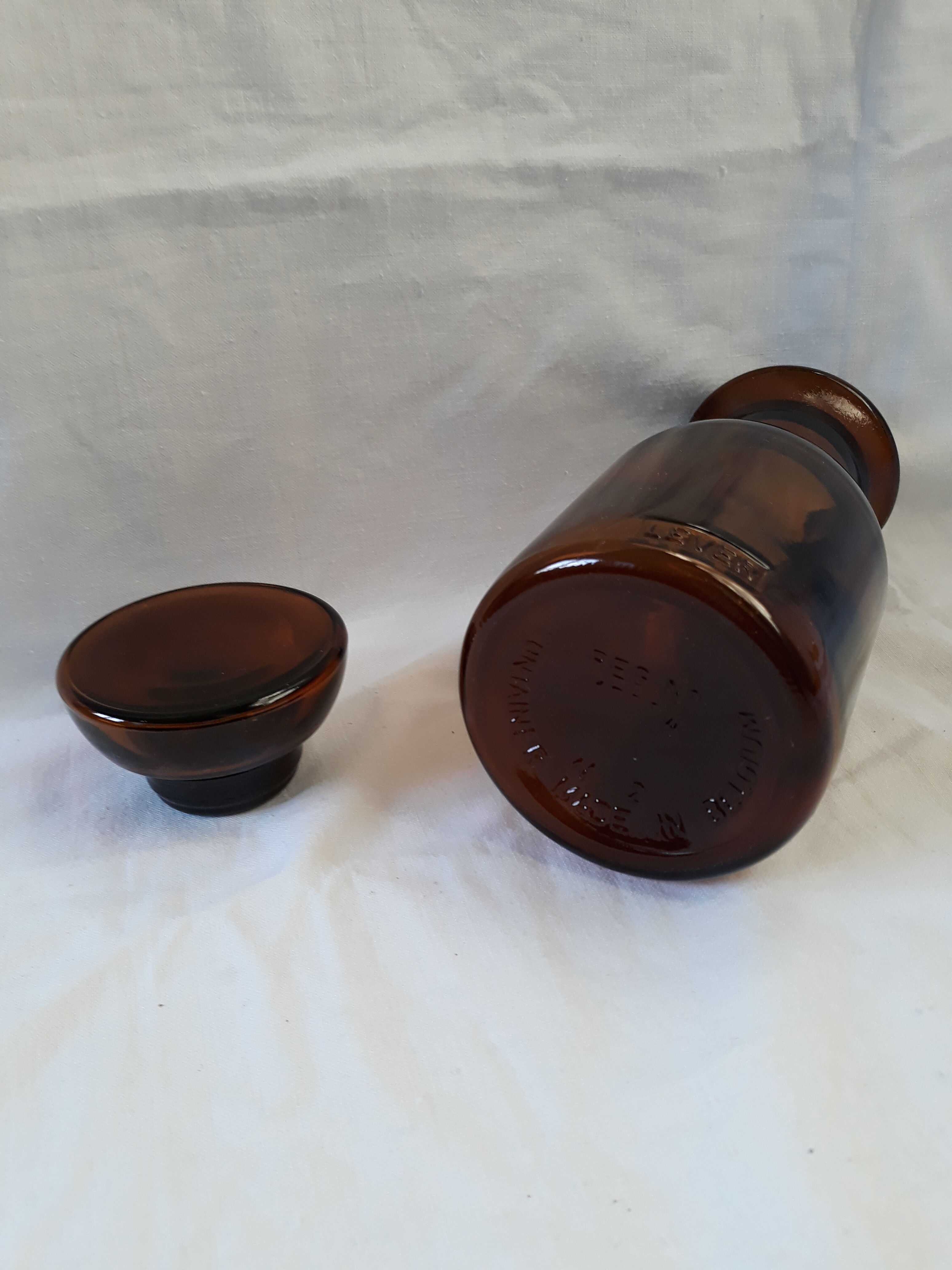 Apothecary bottle jar in amber brown glass with cap