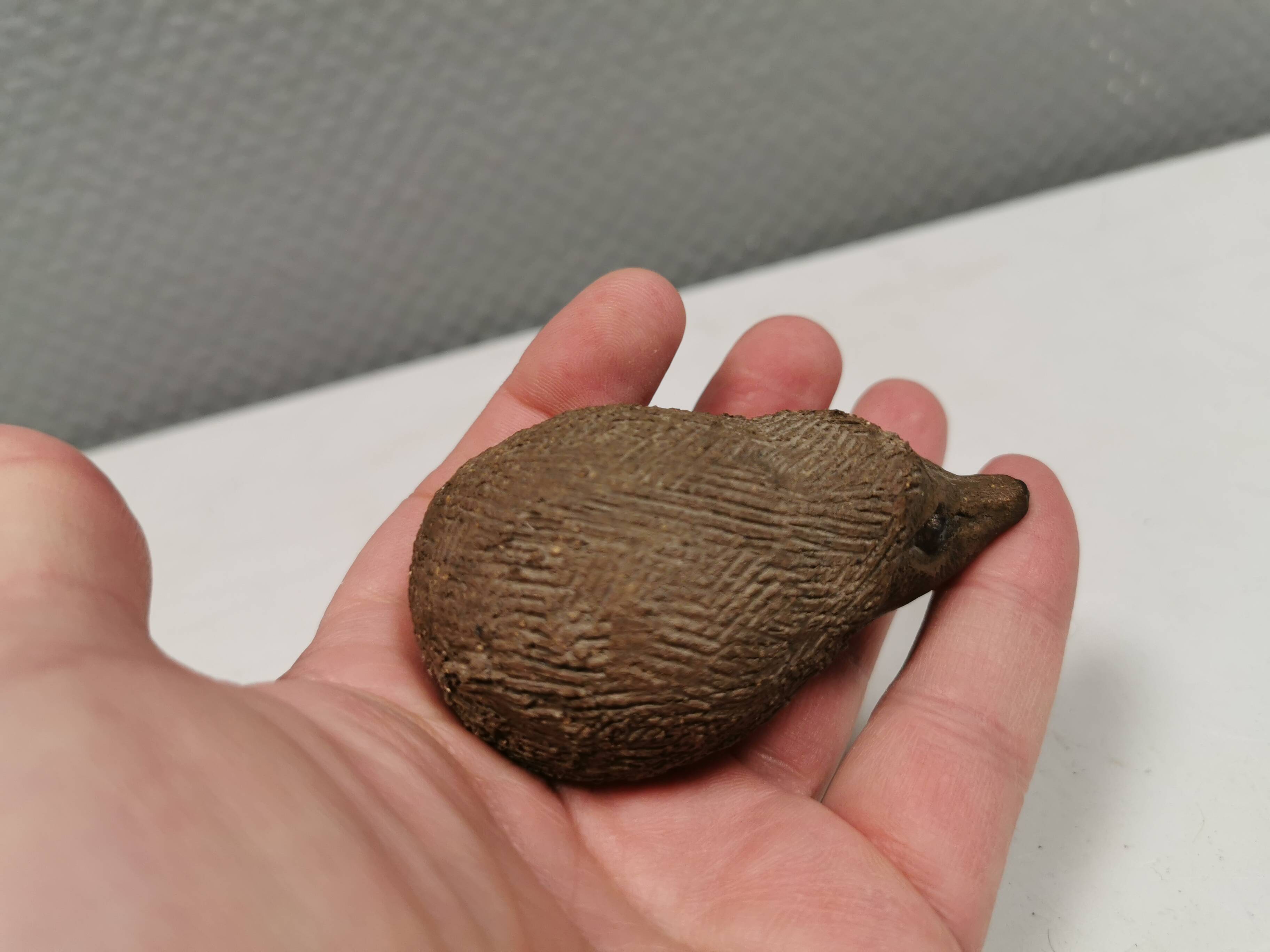 Small ceramic hedgehog by Poul Mathiesen (PM) 1970s Denmark.