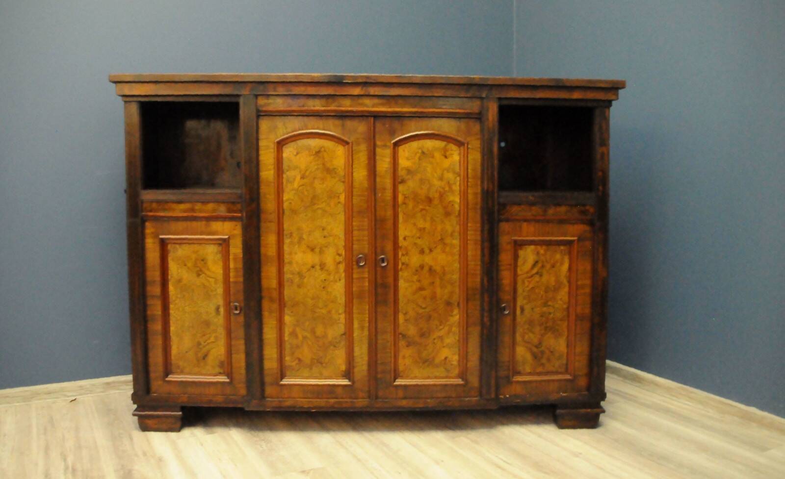 Impressionnante commode scandinave des années 1920