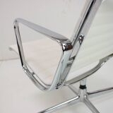 Chair by Charles & Ray Eames for Vitra, EA 107