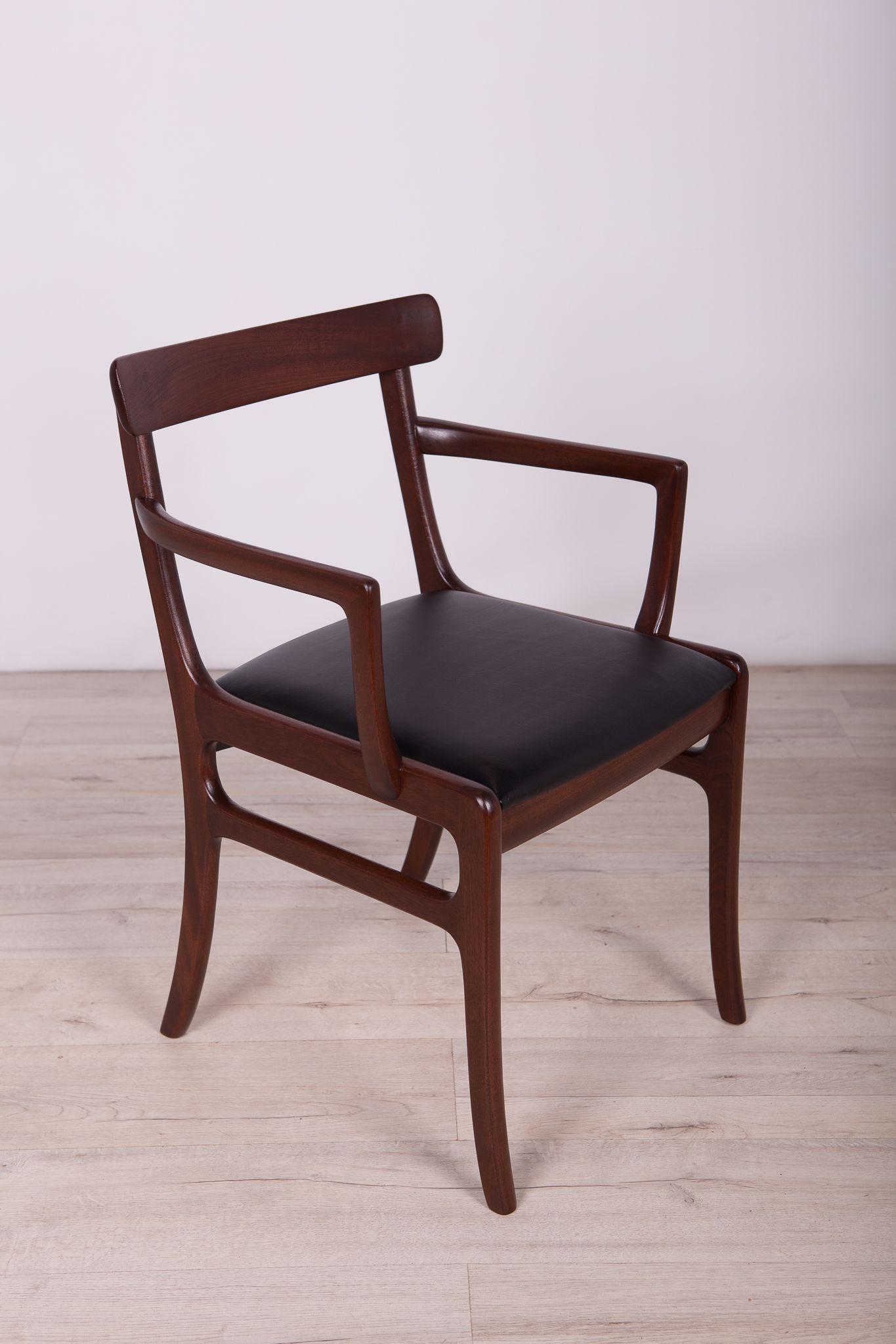 Set of 8 danish dining chairs by Ole Wanscher for Poul Jeppesens Møbelfabrik, 1960s
