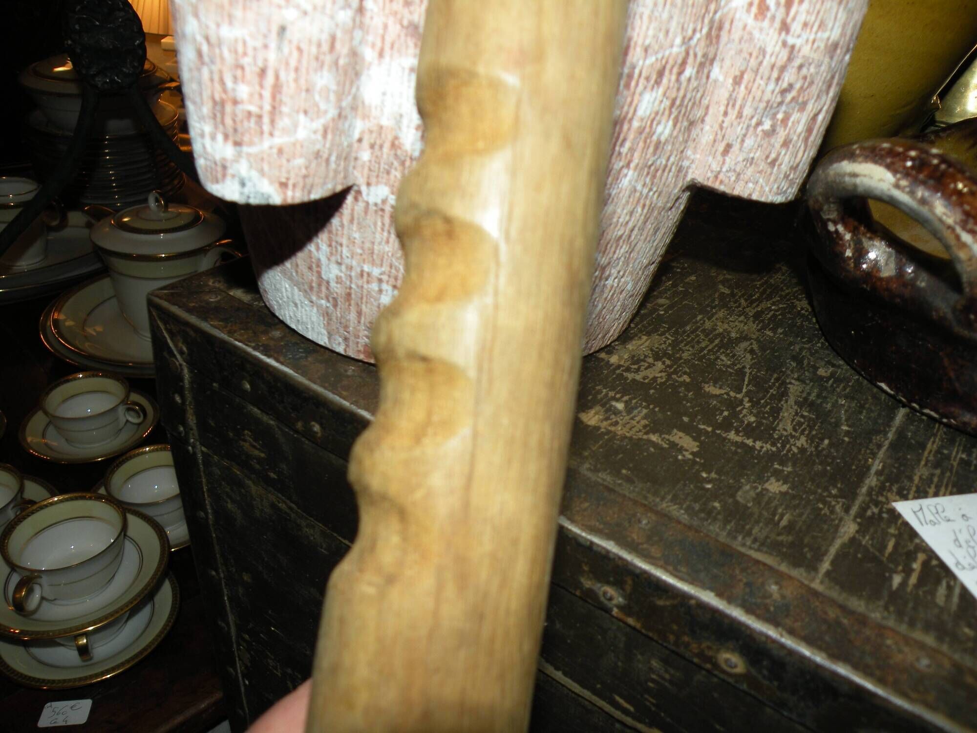 Mortar in veined red marble and its wooden pestle 20th century