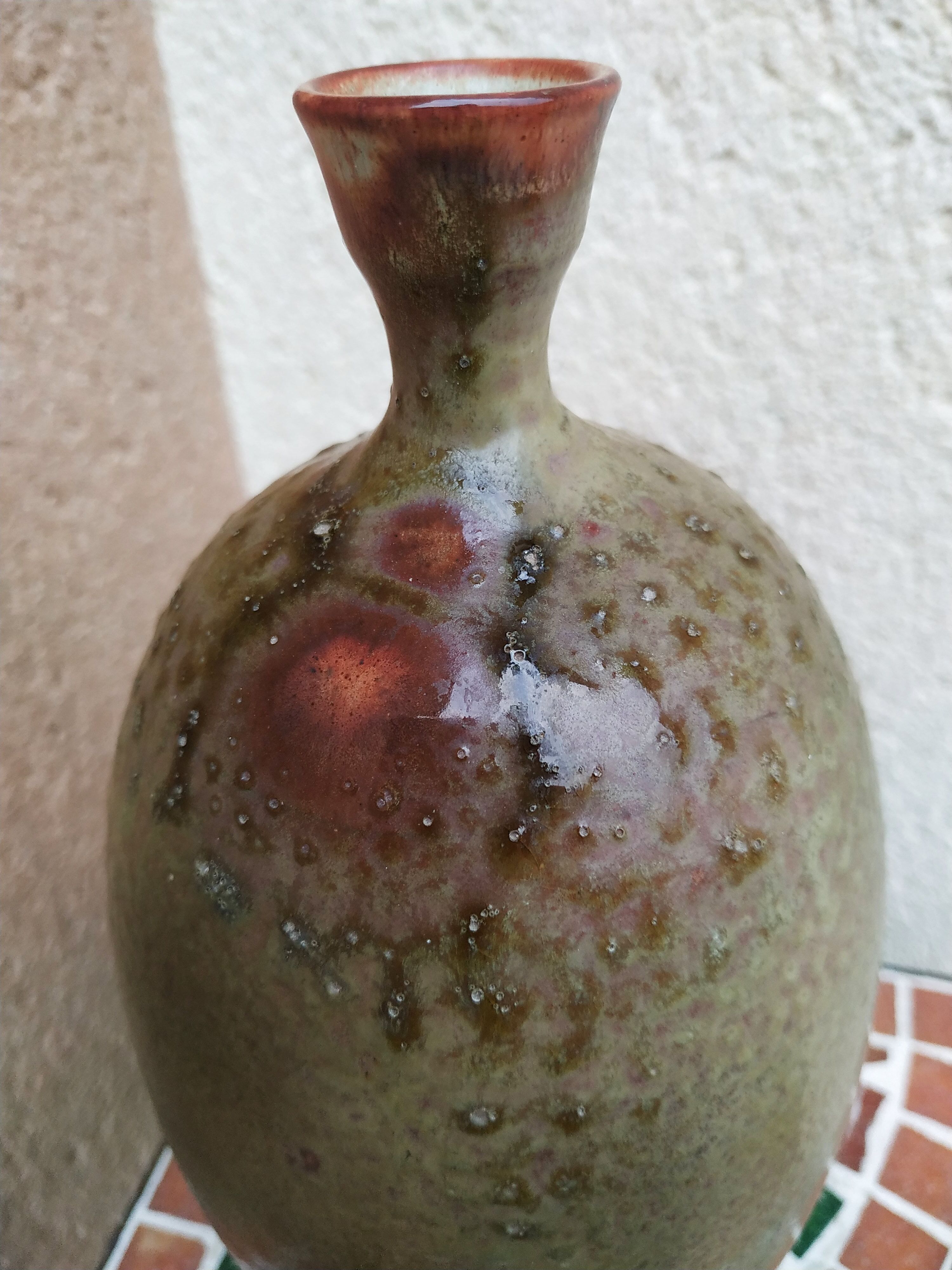 Design bottle in enamelled sandstone in the taste of Suzanne ramie