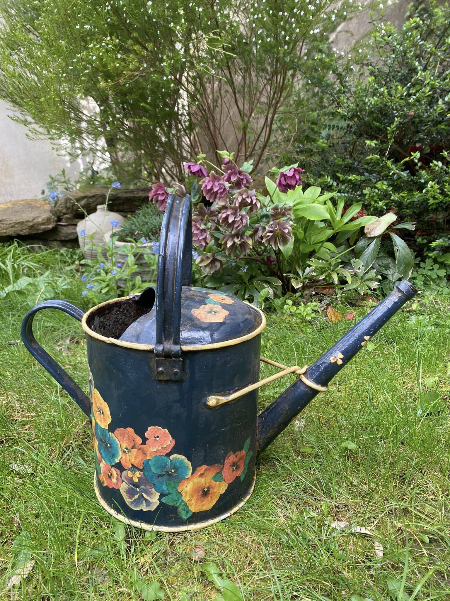 Very decorative metal watering can with “Pensées” decorations