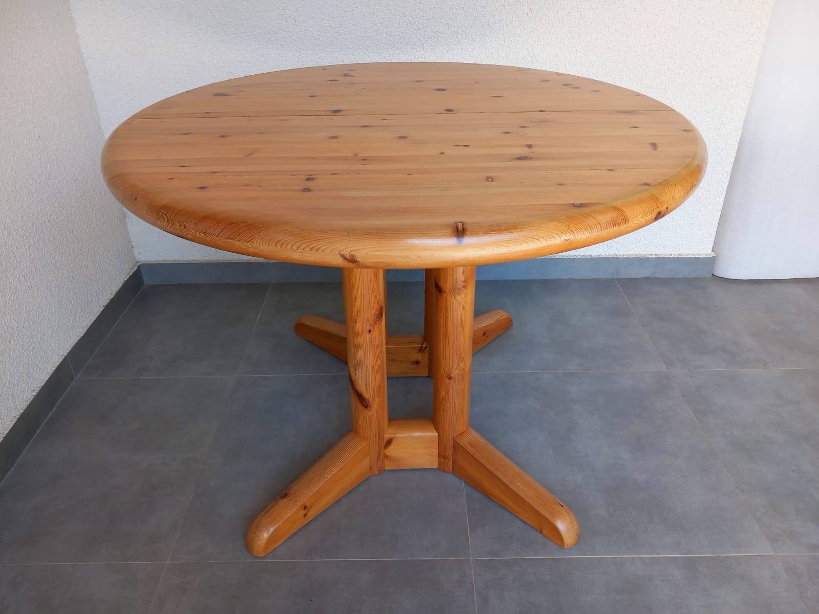 Round pine table, Denmark, 1980s