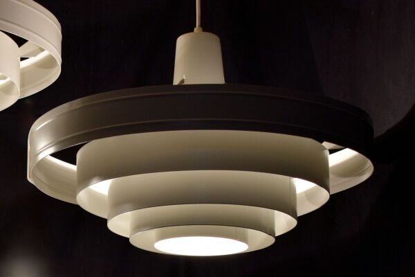 Saturn pendant light in satin white lacquered metal