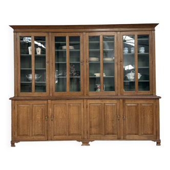 Large two-part display case (renovated)