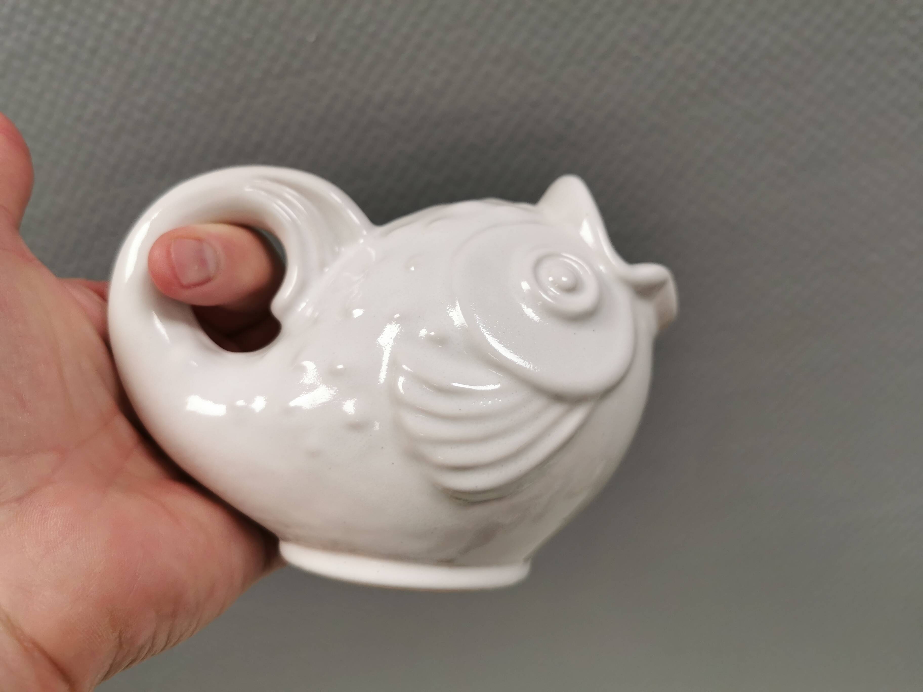 Nice little fish jug/vase, designed by Danish Michael Andersen Bornholm