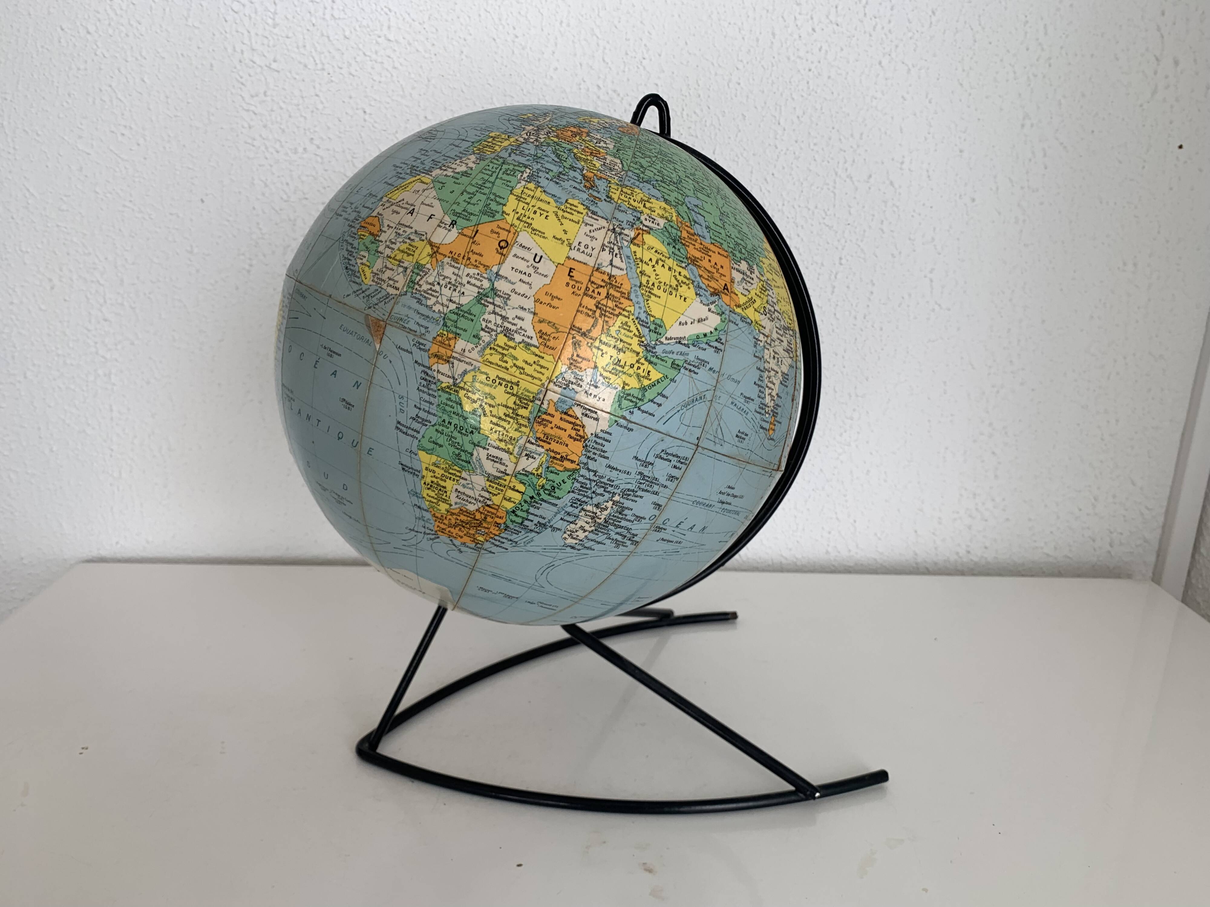 Vintage 1960 Girard Barrère terrestrial globe - 33cm