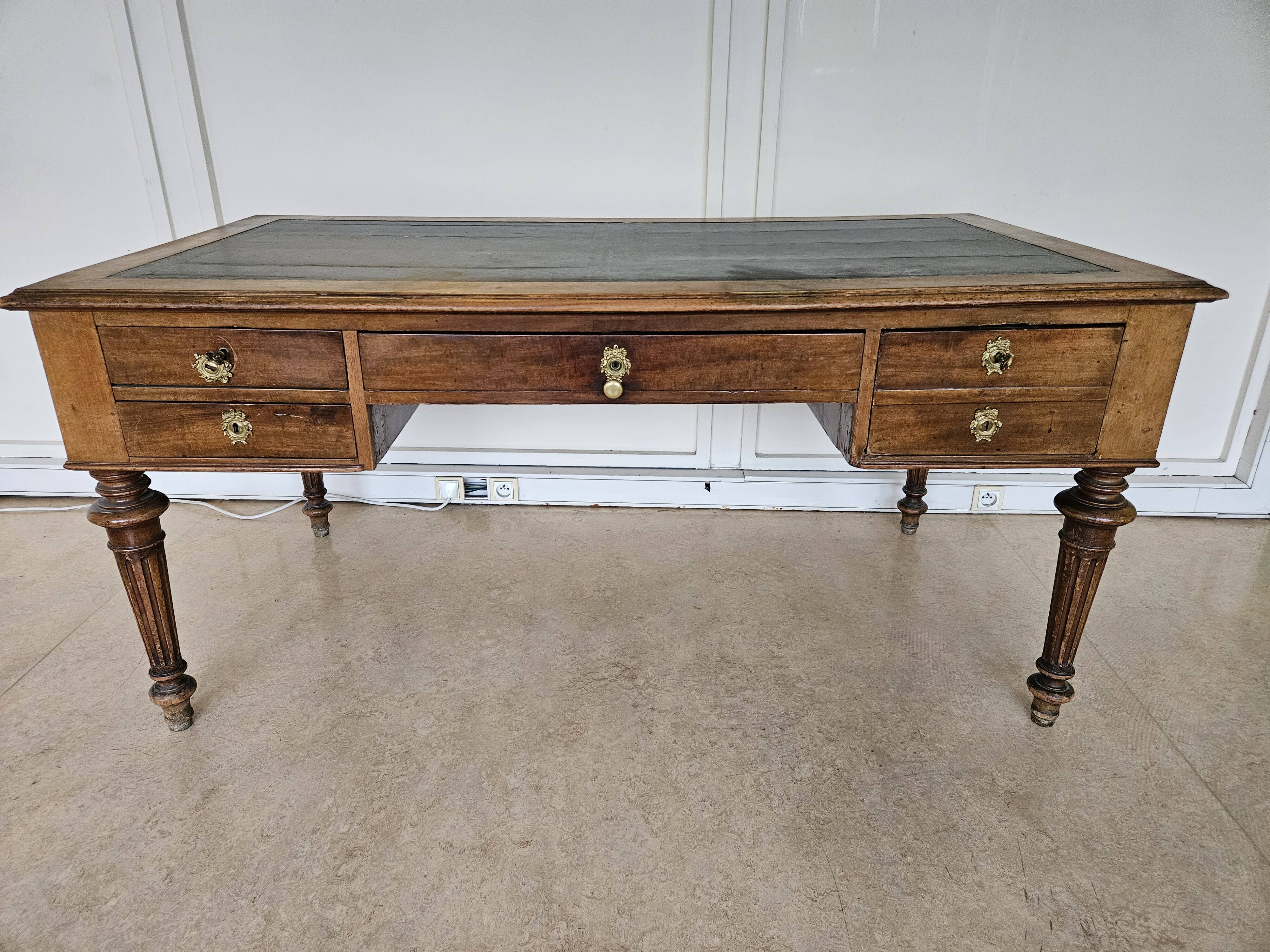Bureau ancien en bois