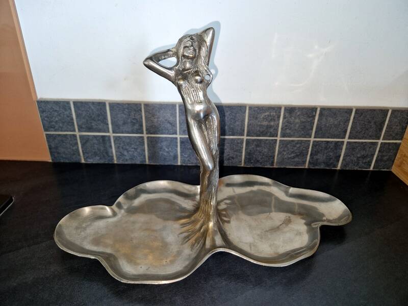 Display stand, cup, pocket tray in silver-plated bronze - Art Nouveau period